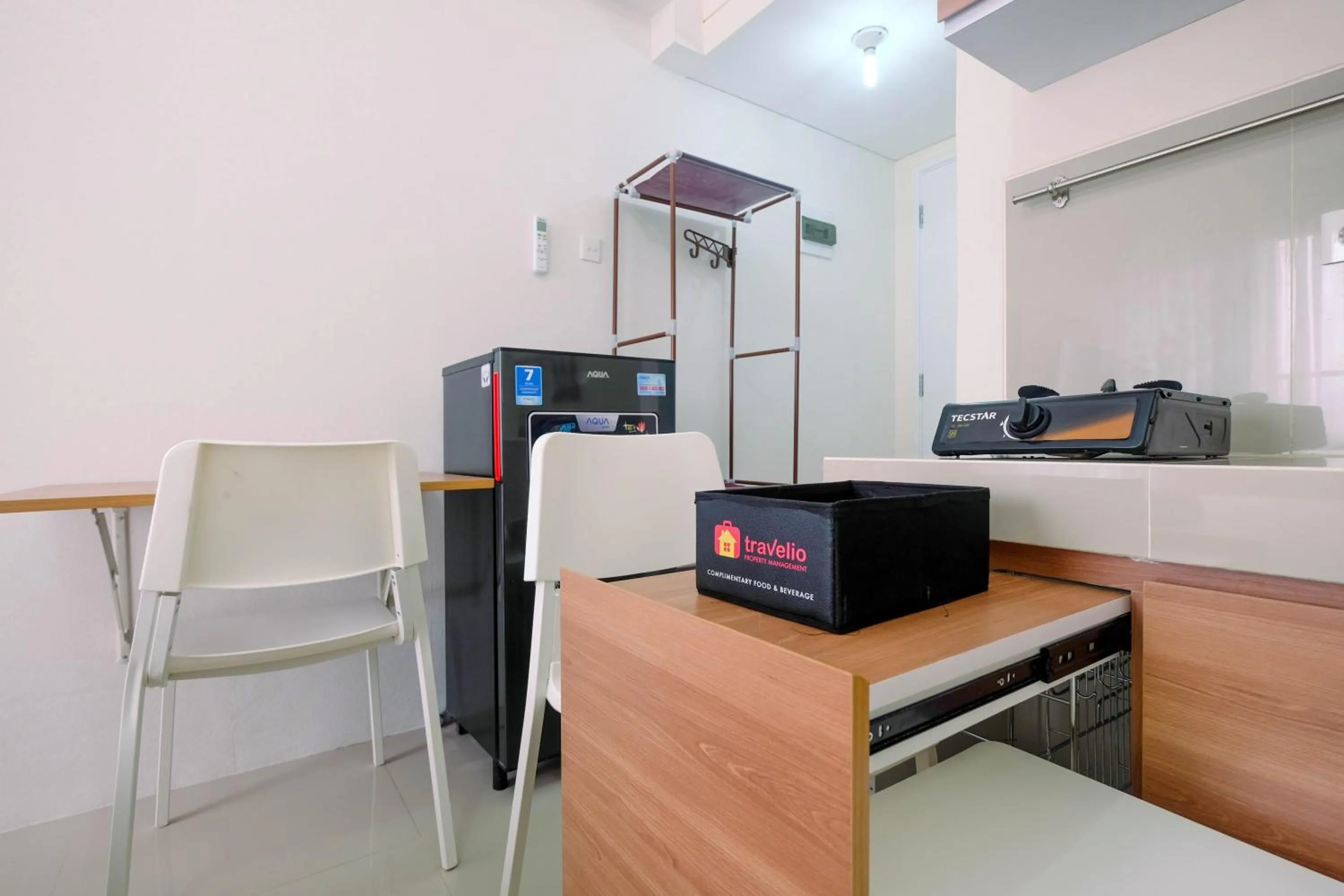 Homey Studio Apartment at Bogorienze By Travelio