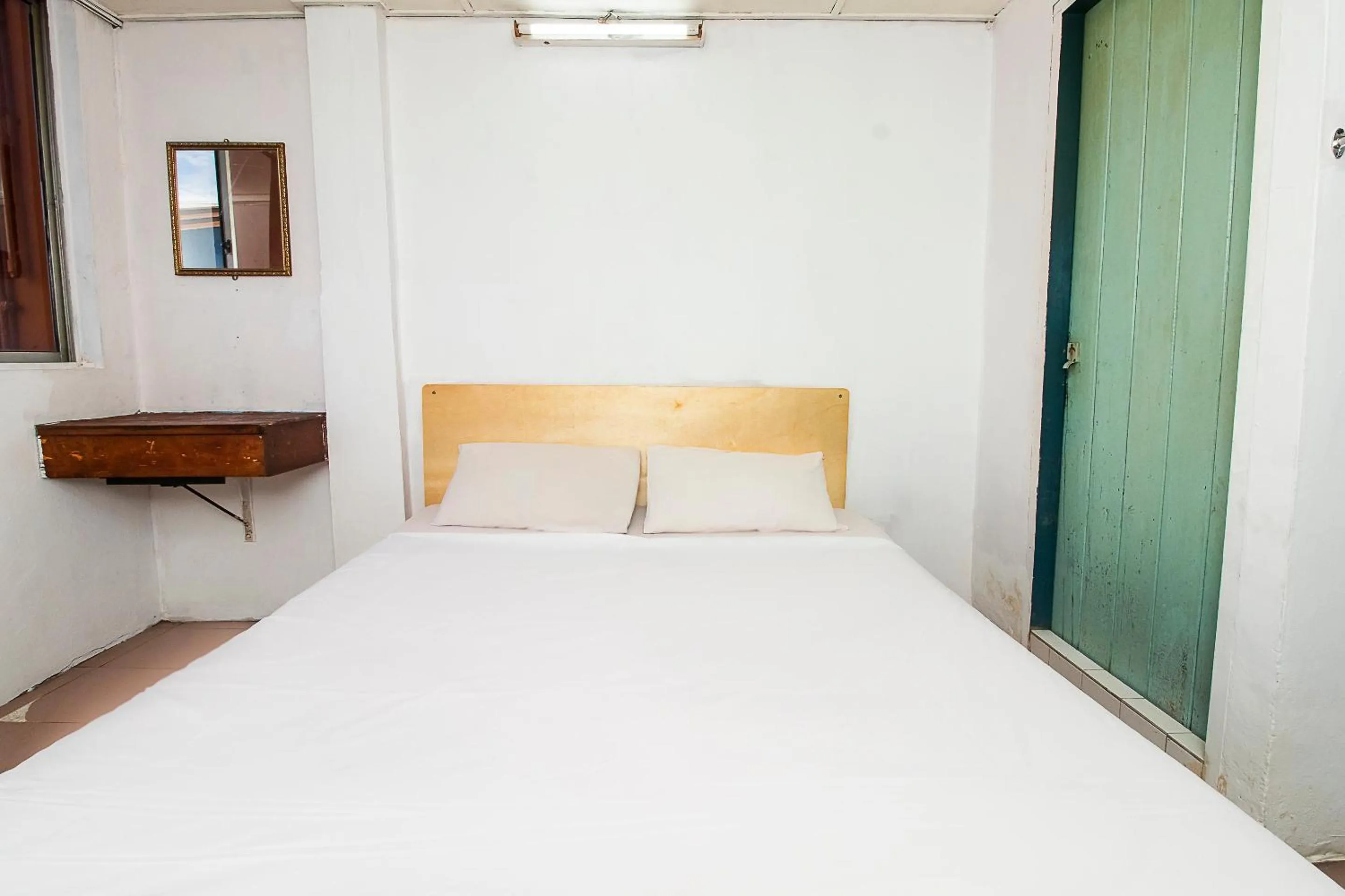 Bedroom, Bed in Hotel O Gold Star Hotel