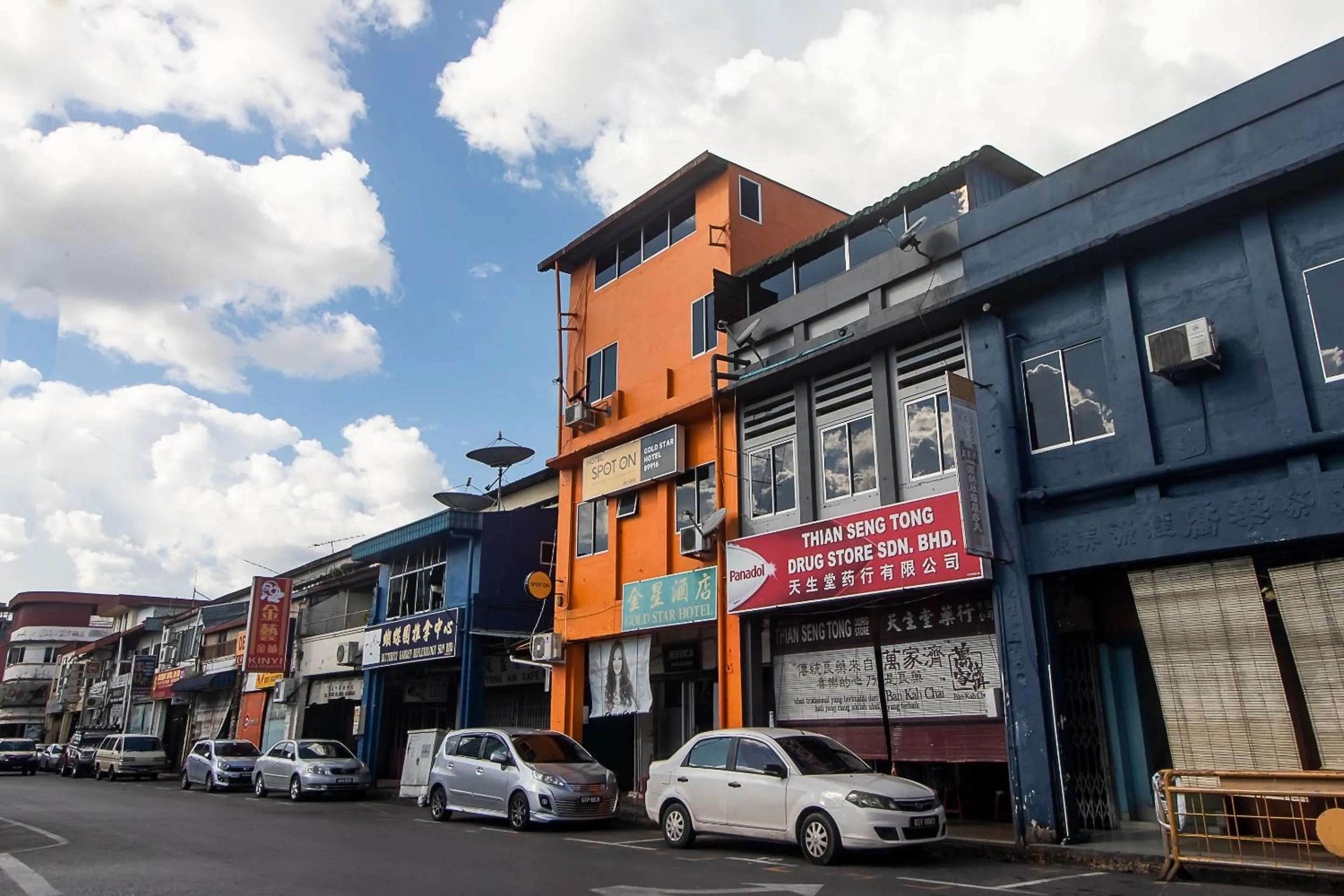 Property building in Hotel O Gold Star Hotel