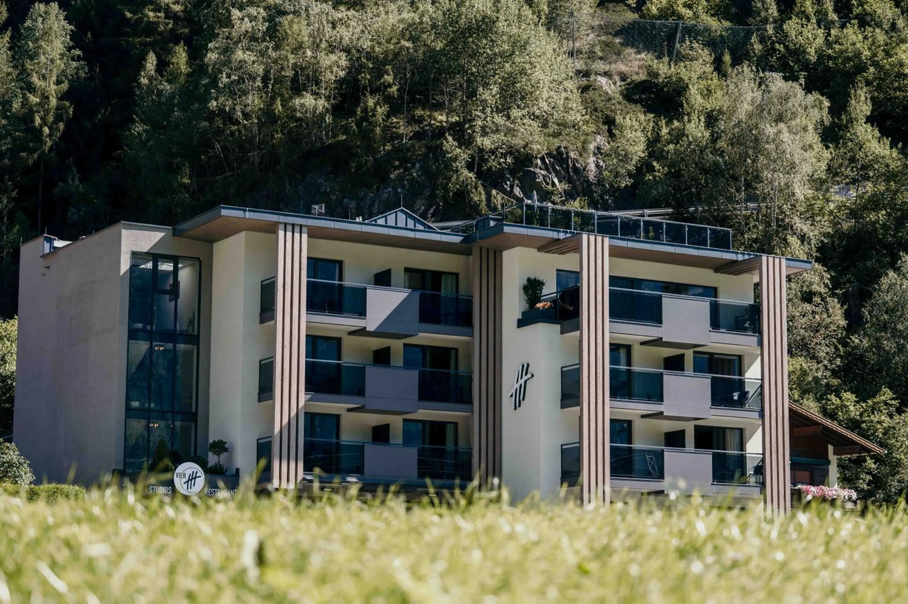 Property building in VIER Studios & Restaurant