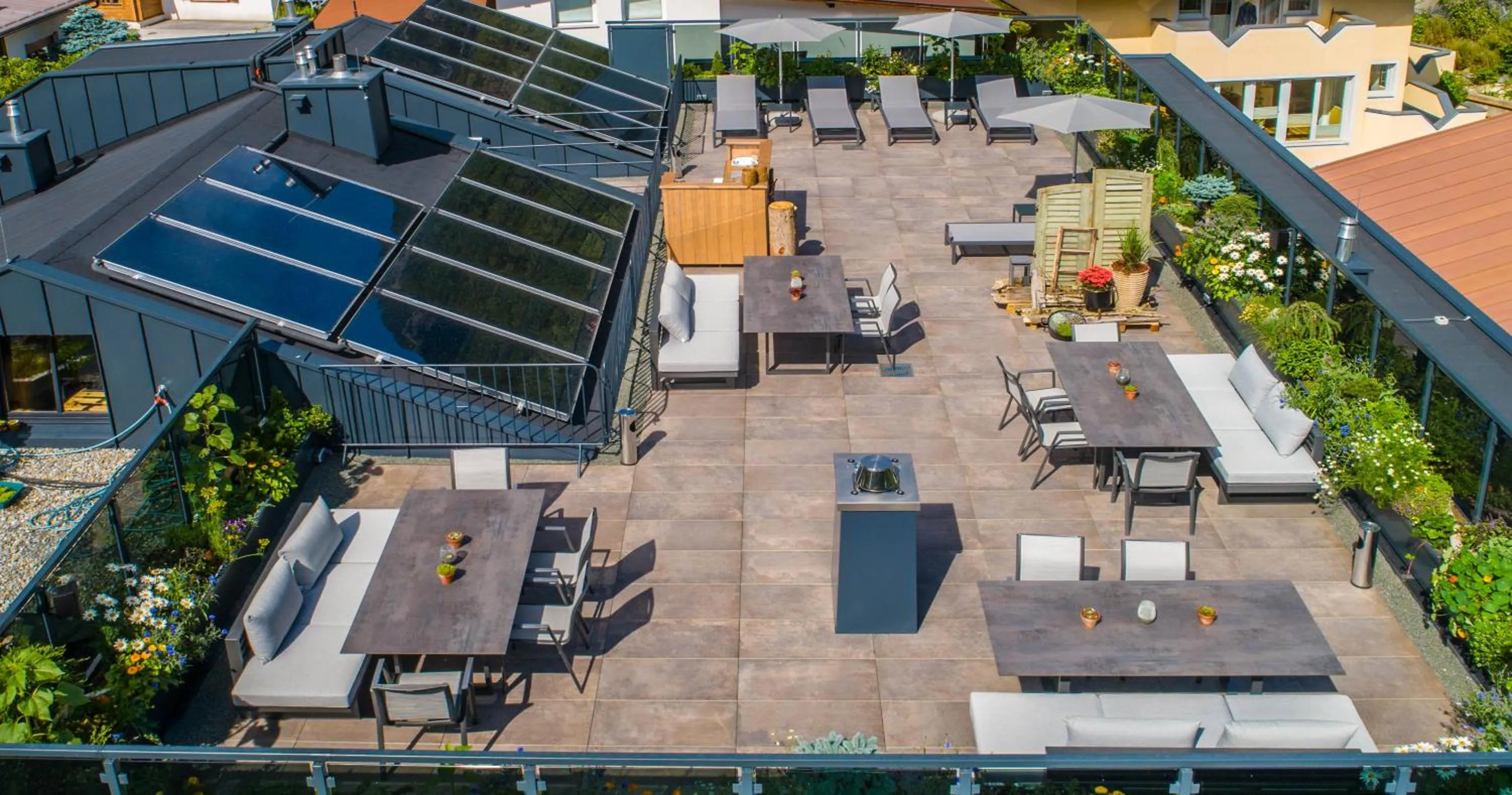 Balcony/Terrace in VIER Studios & Restaurant