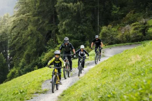 Cycling in VIER Studios & Restaurant