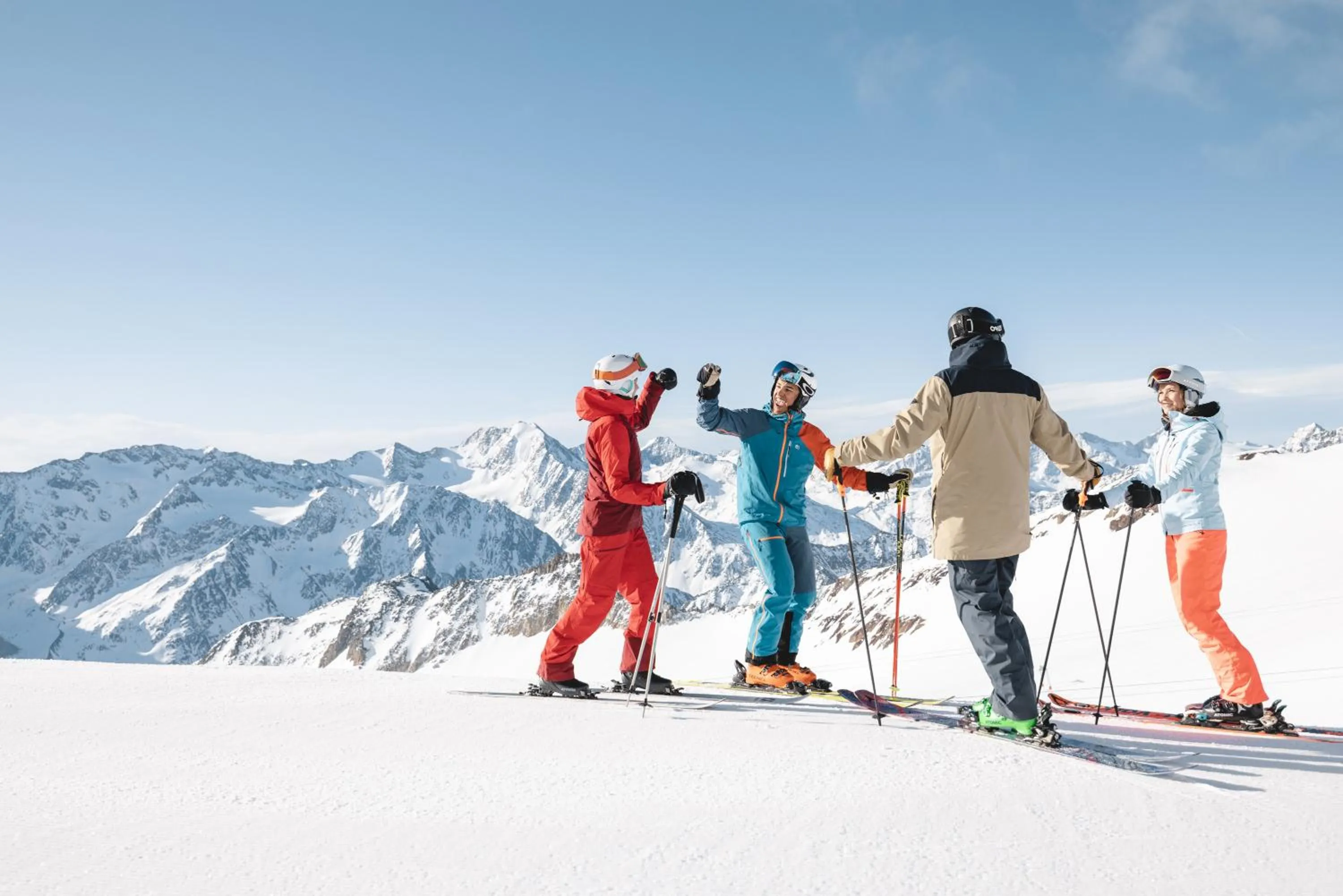 Skiing in VIER Studios & Restaurant