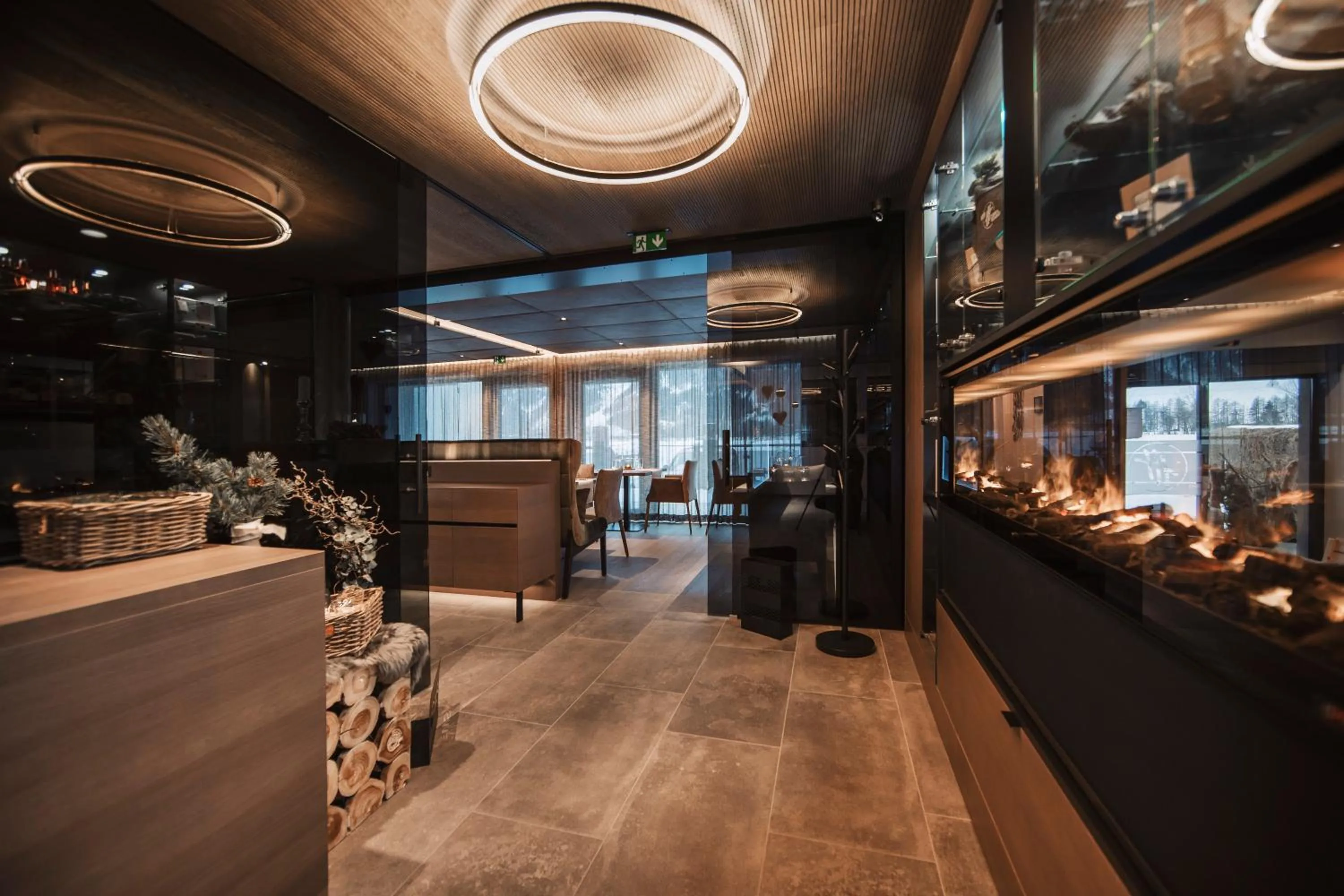 Restaurant/places to eat in VIER Studios & Restaurant