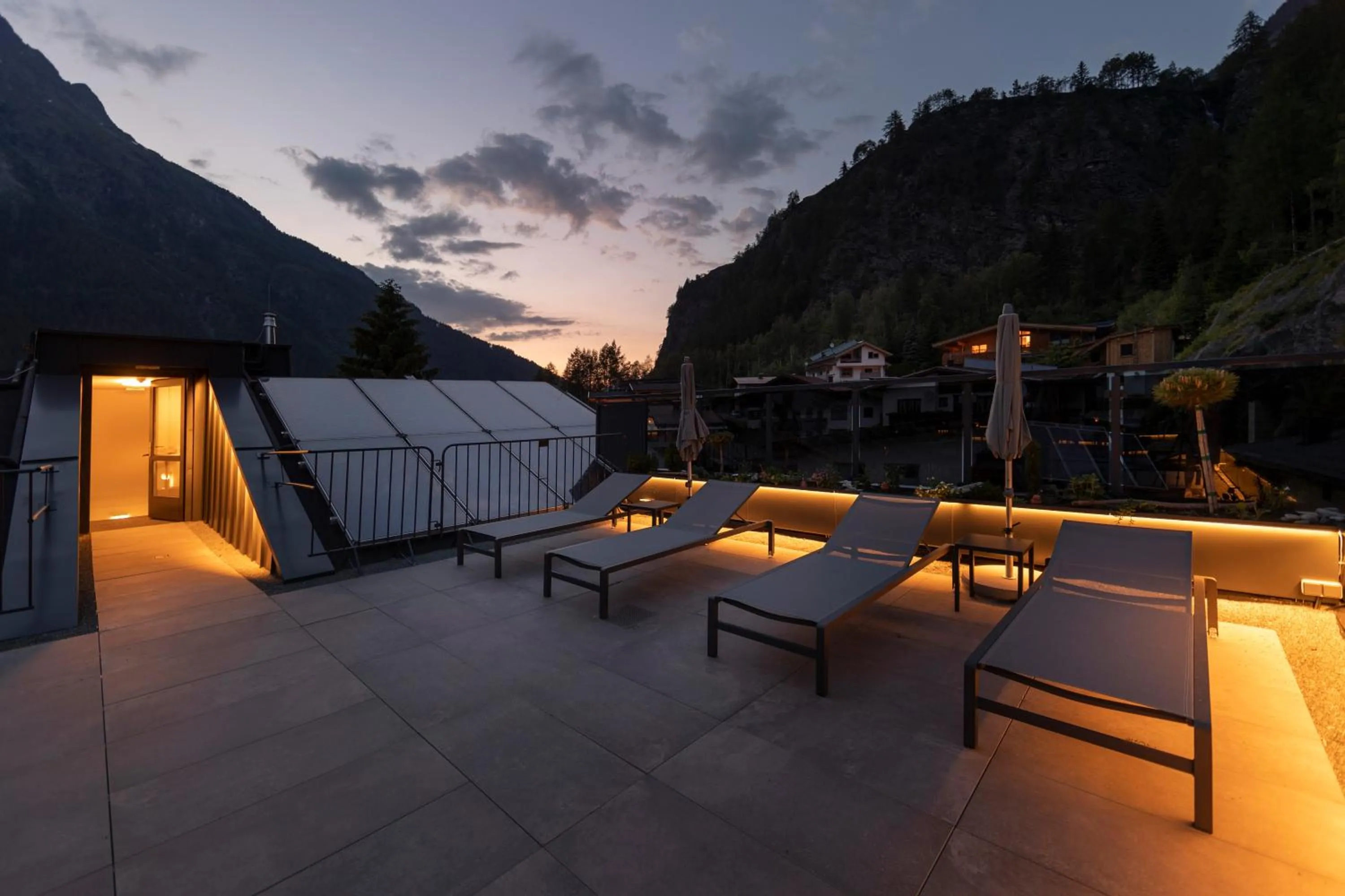 Property building in VIER Studios & Restaurant