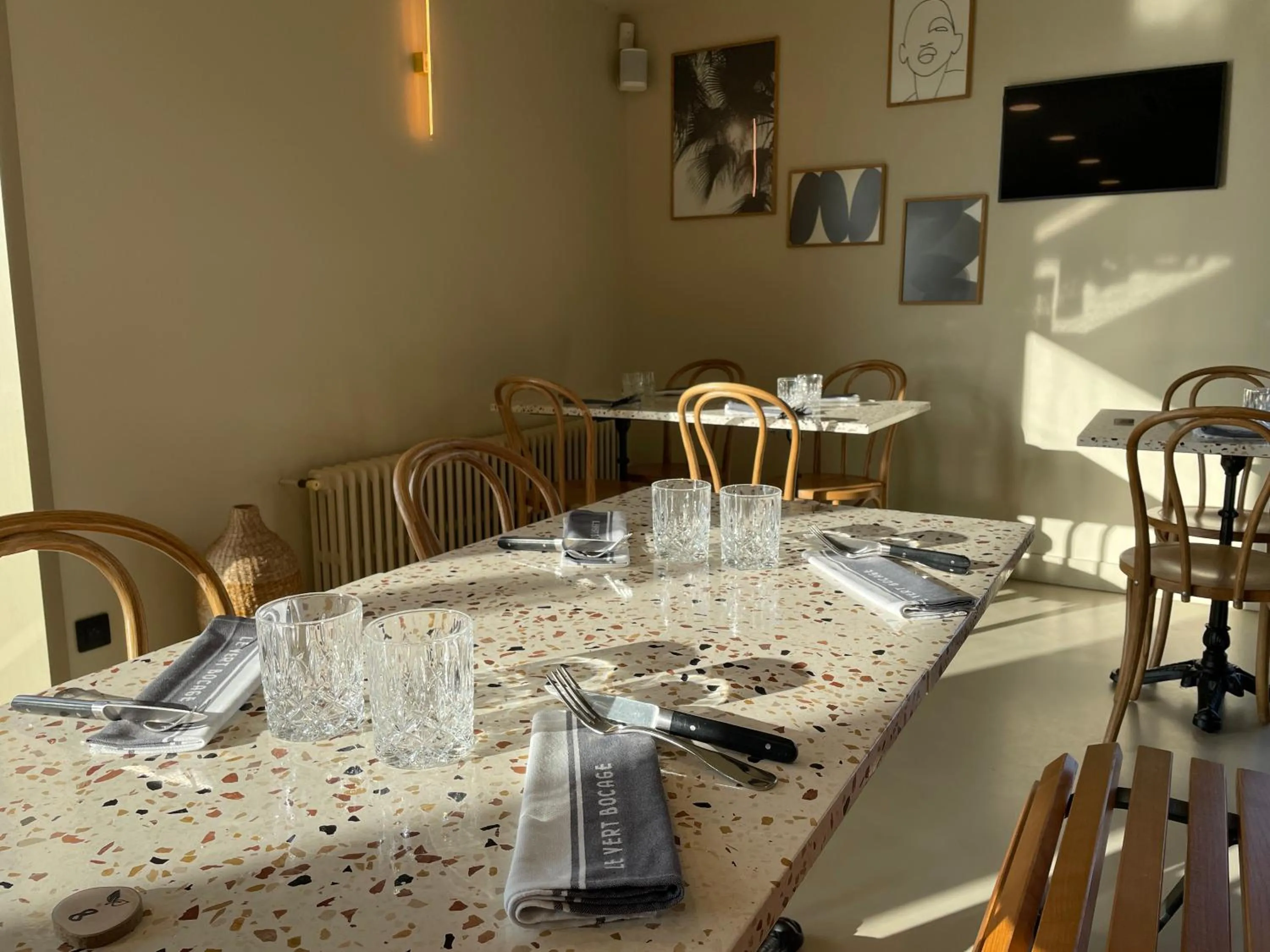 Restaurant/places to eat in Logis Hôtel & Restaurant Le Vert Bocage