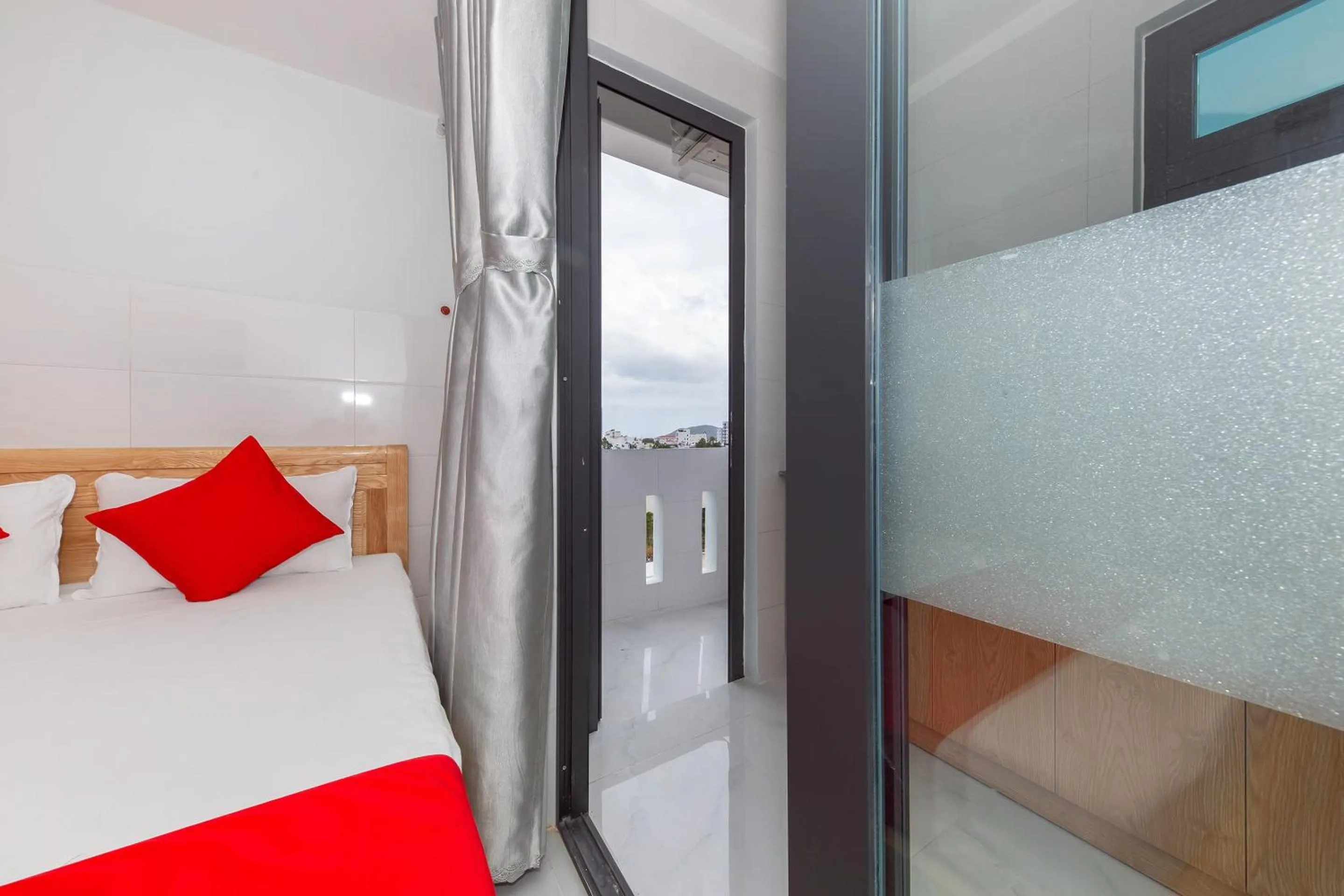 Bedroom, Bed in OYO 942 Cuong Hai Apartment