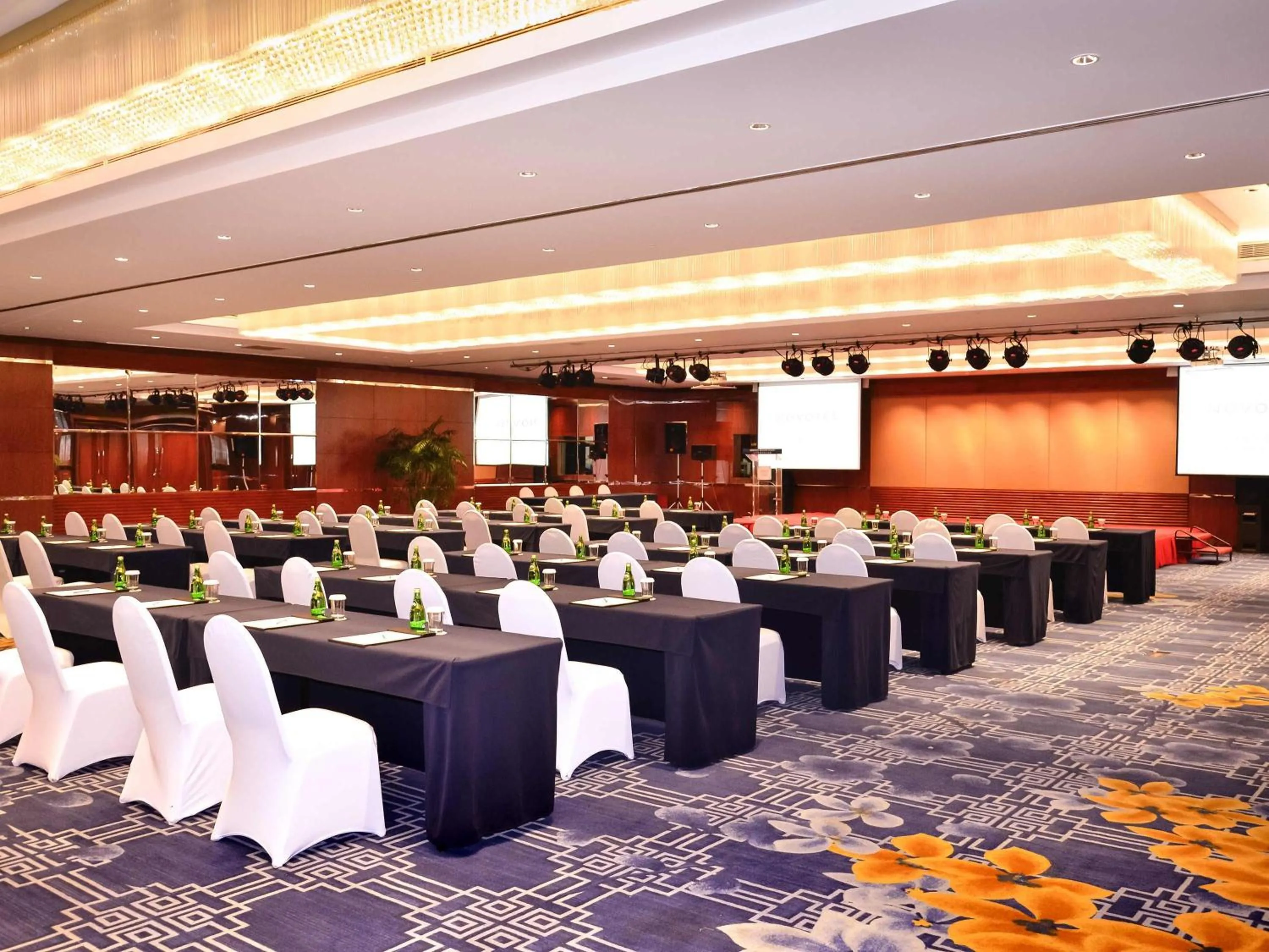 Meeting/conference room in Novotel Beijing Peace