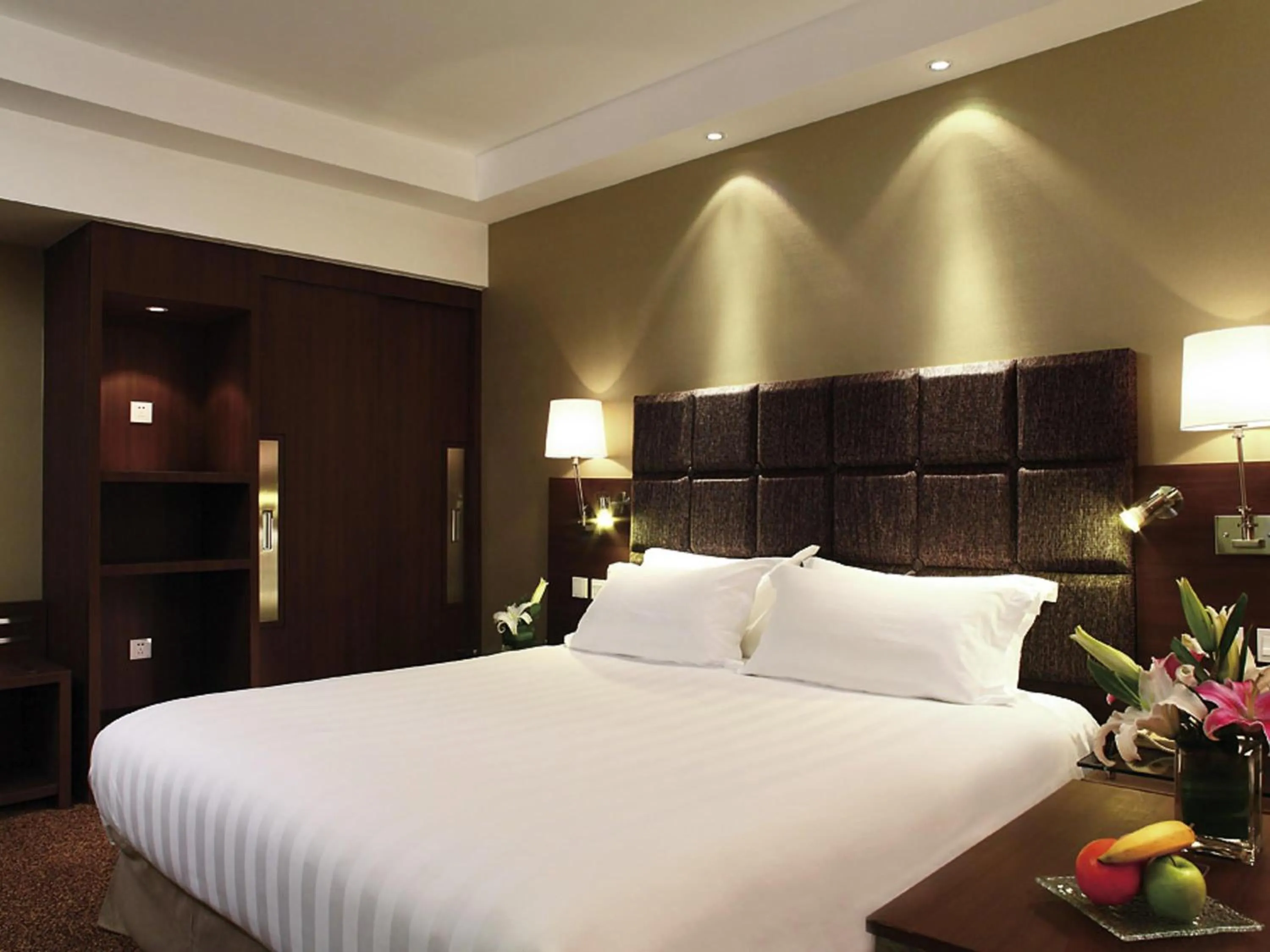 Bedroom, Bed in Novotel Beijing Peace