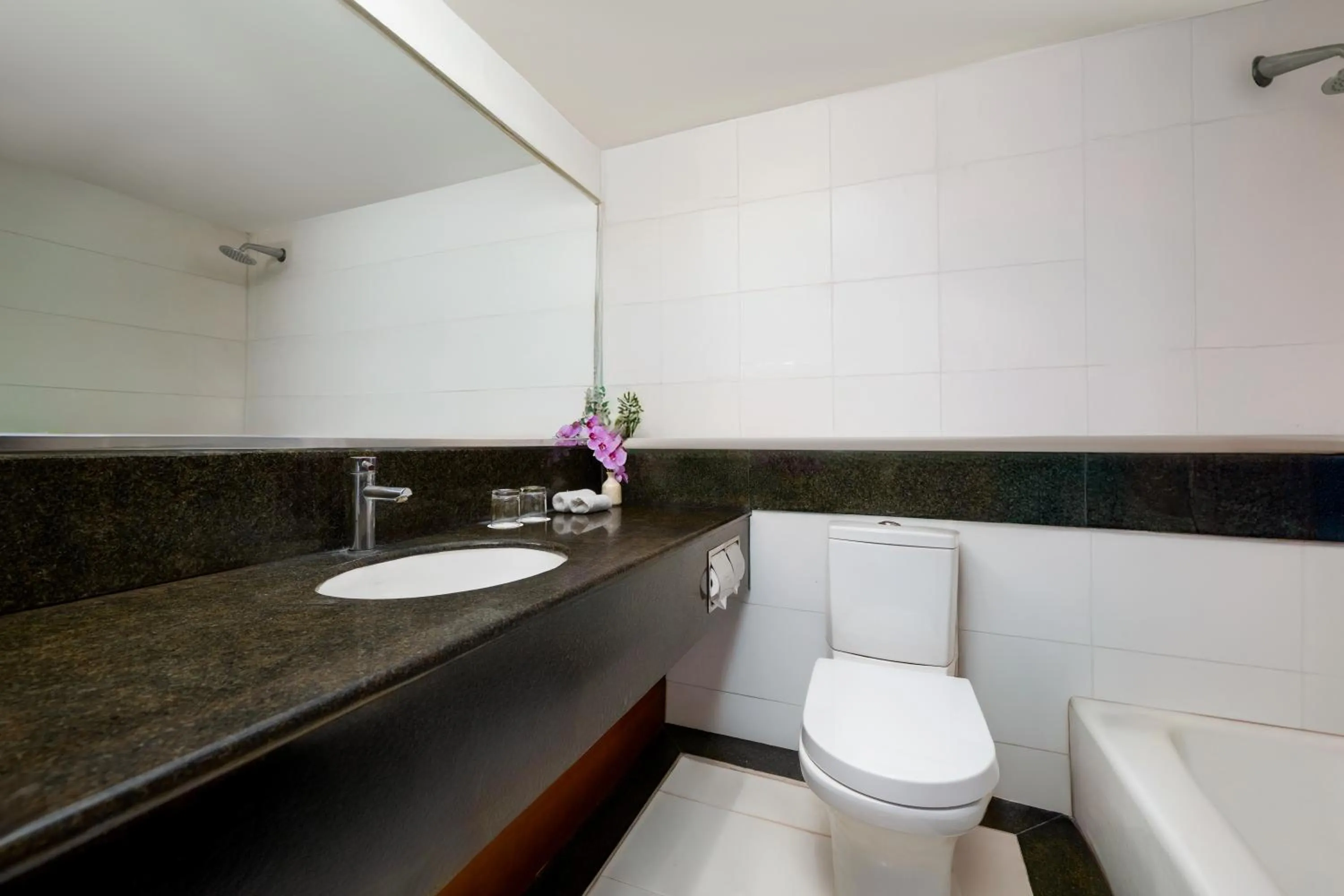 Bathroom in Novotel Beijing Peace