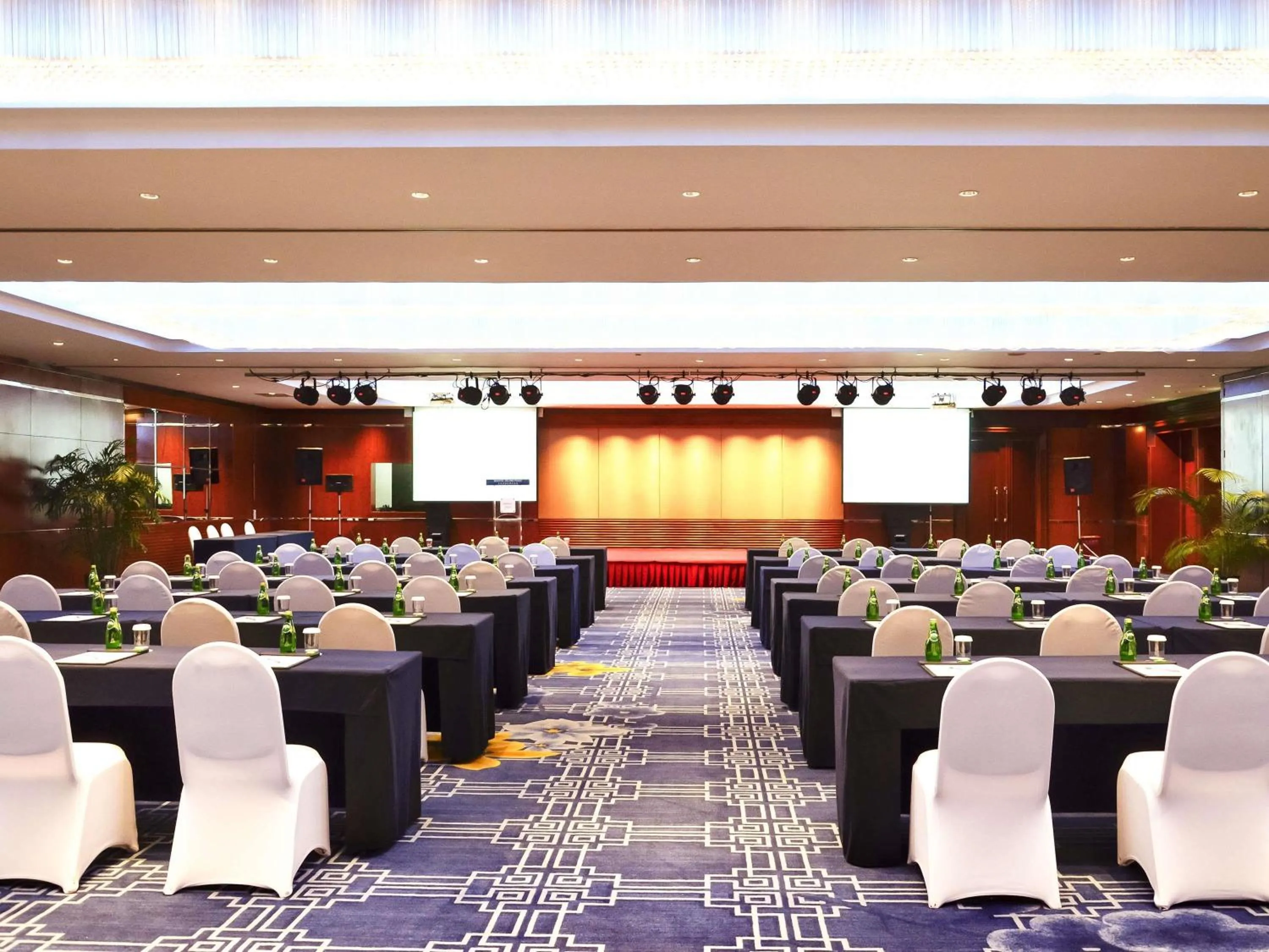 Meeting/conference room in Novotel Beijing Peace