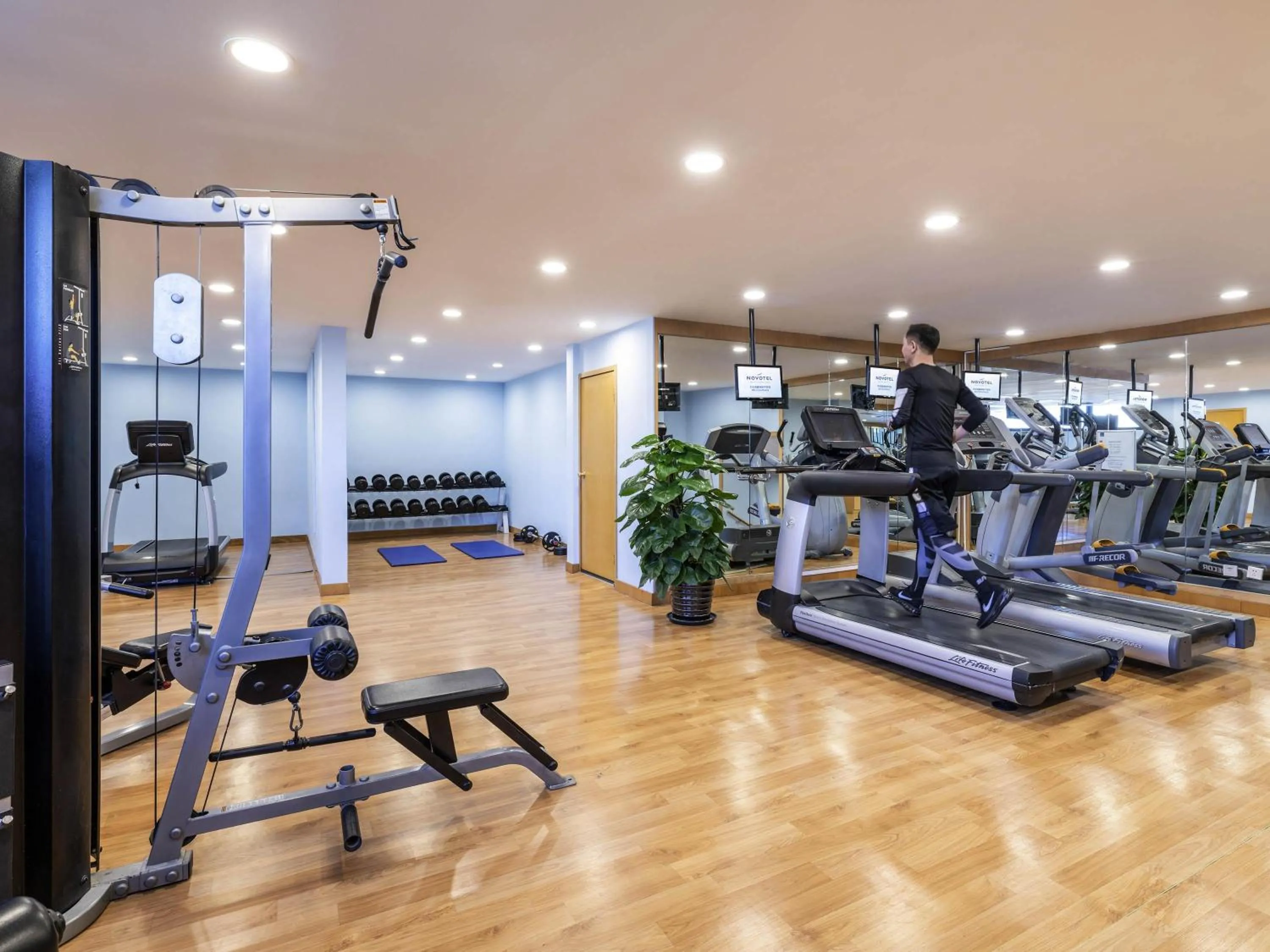 Fitness centre/facilities in Novotel Beijing Peace
