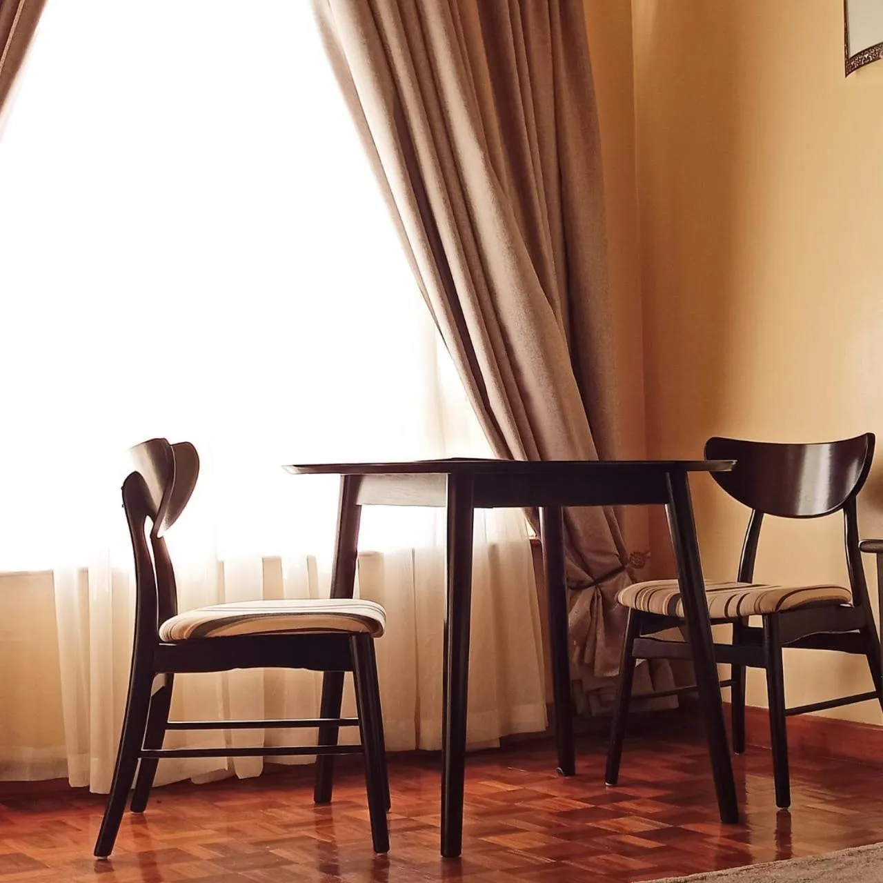Seating area in Asyana Gardens