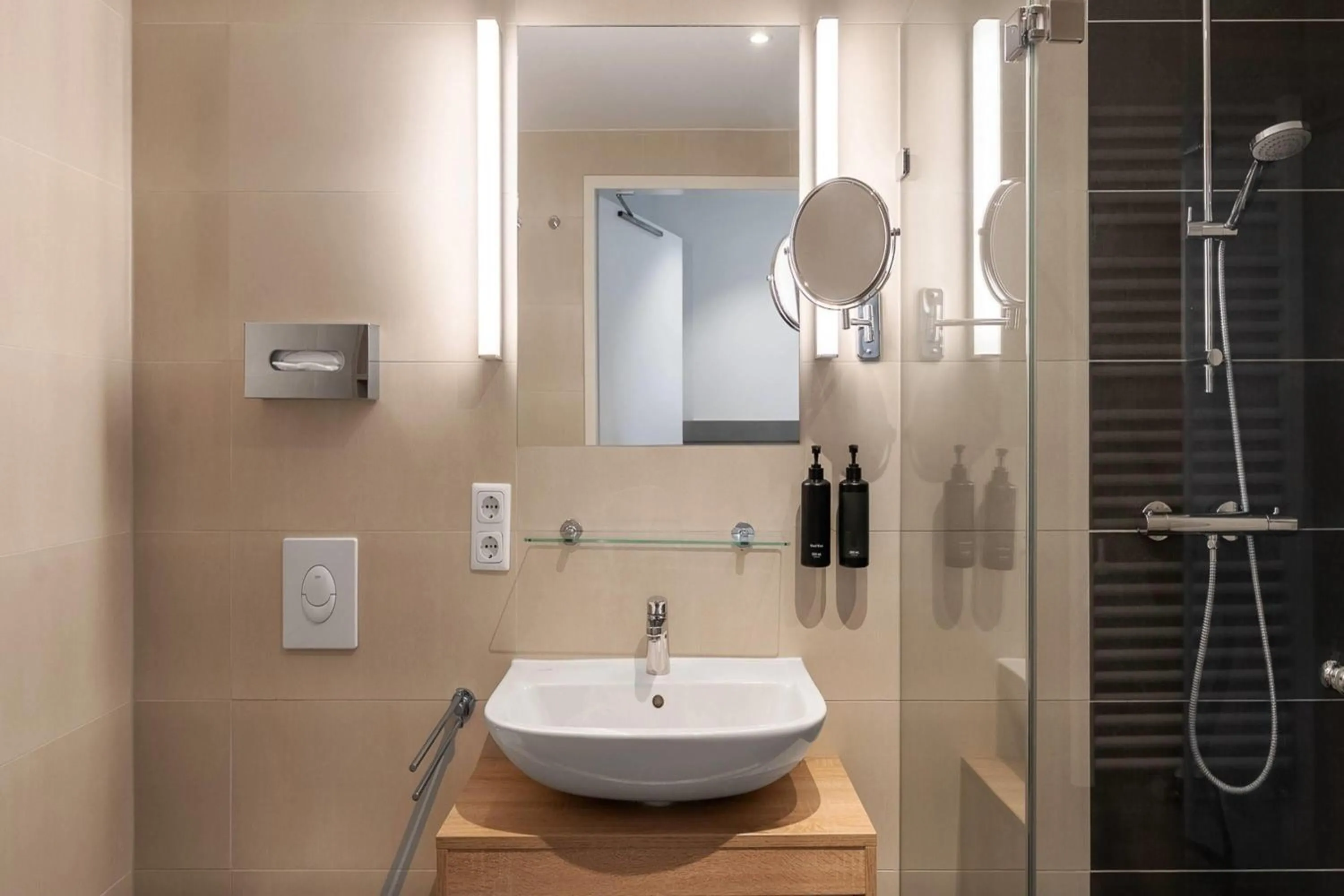 Bathroom in Wyndham Garden Munich Messe