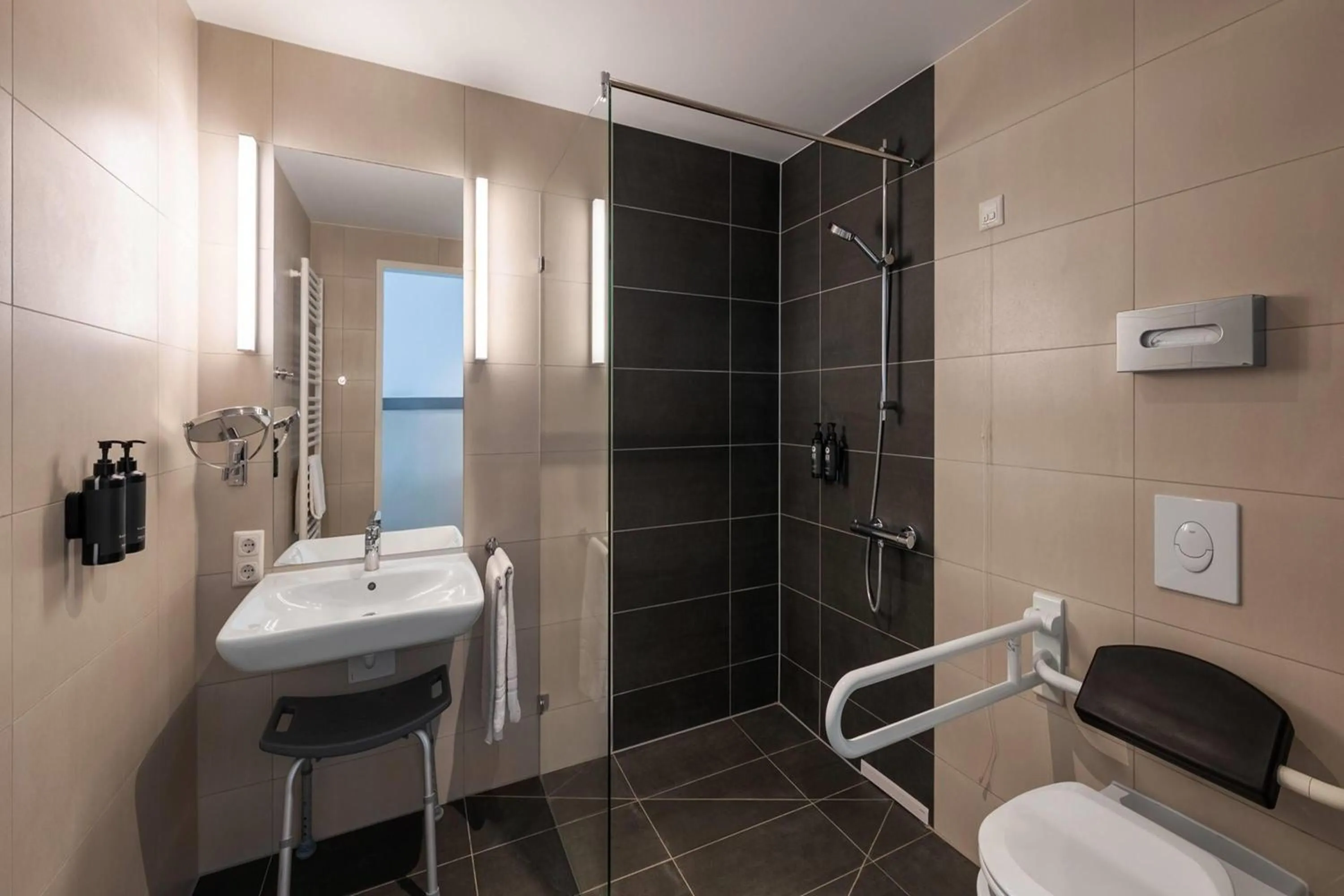 Bathroom in Wyndham Garden Munich Messe