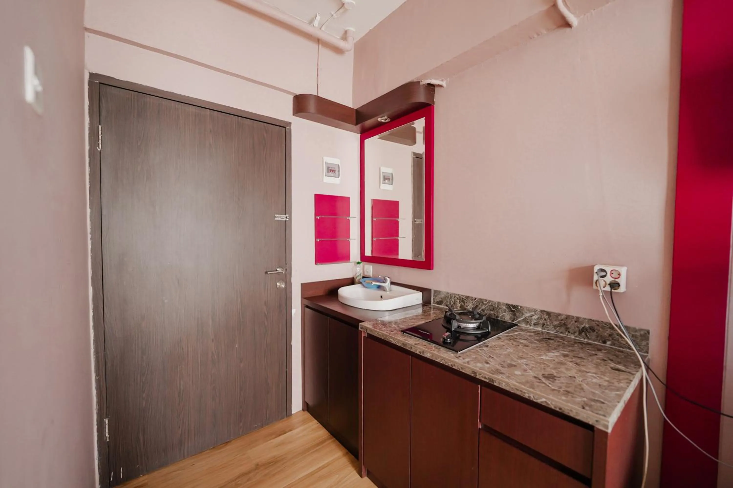 Kitchen or kitchenette in The Jarrdin by Bethania Pro