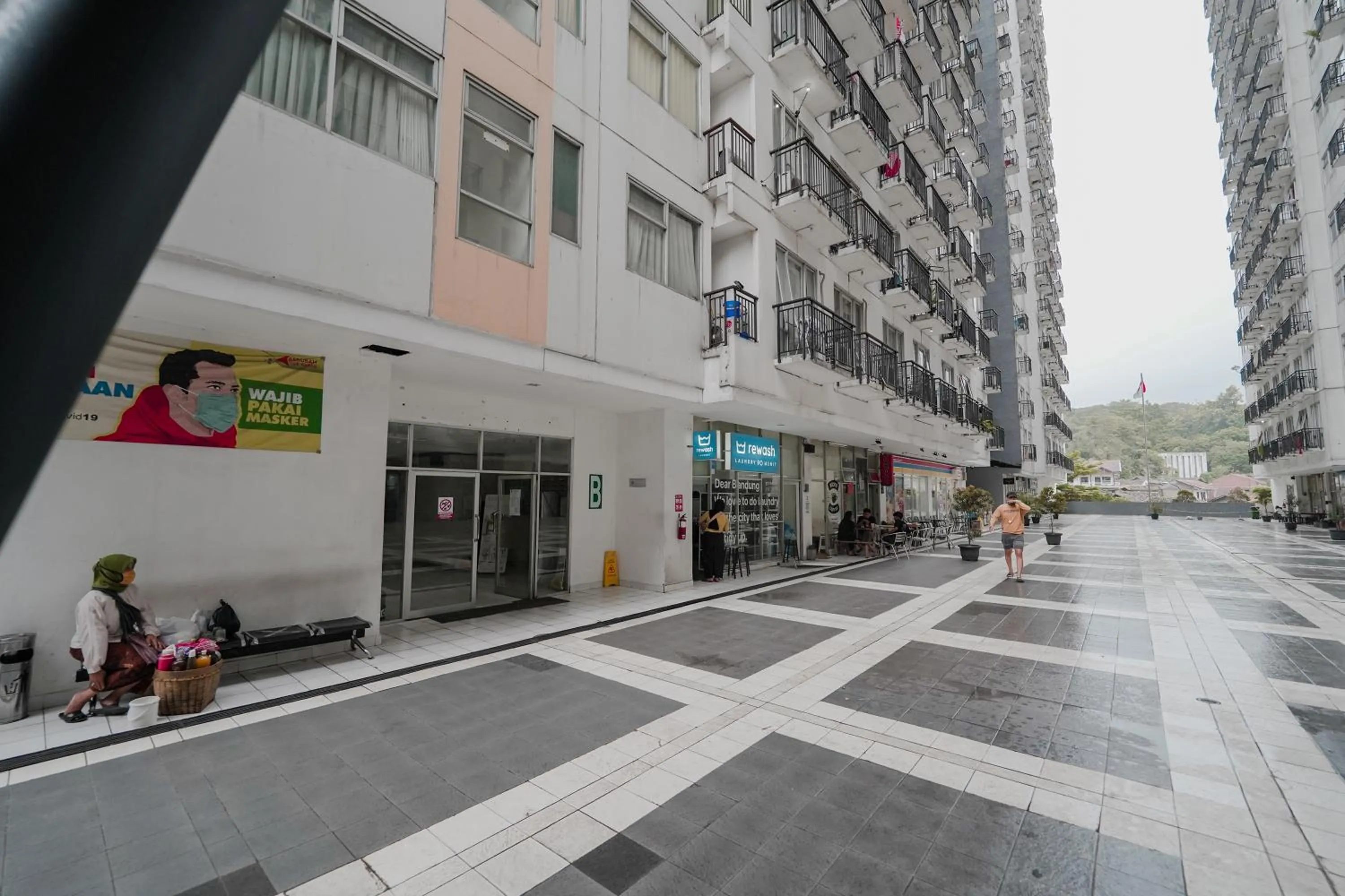 Property building in The Jarrdin by Bethania Pro