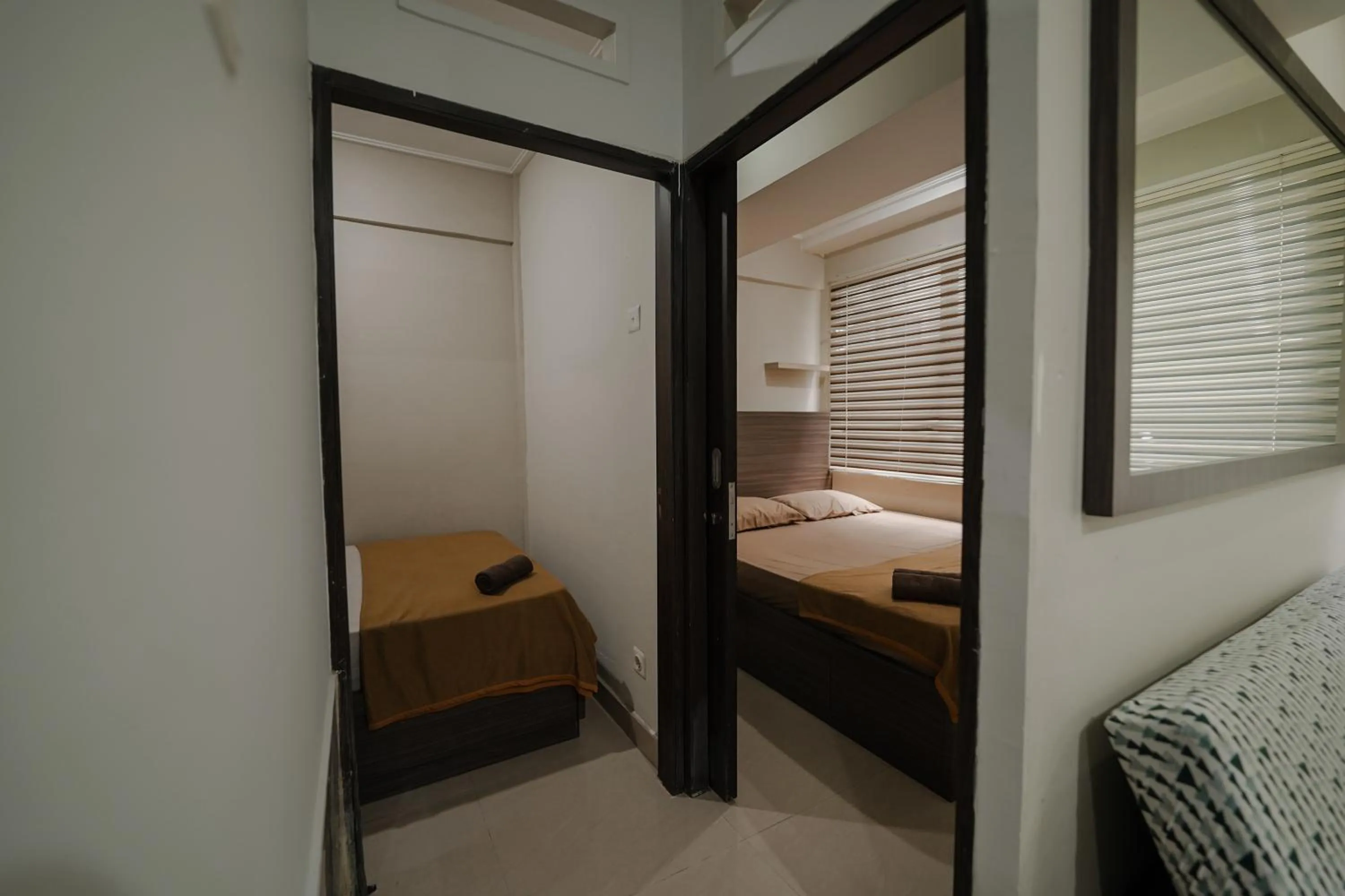 Photo of the whole room, Bed in The Jarrdin by Bethania Pro