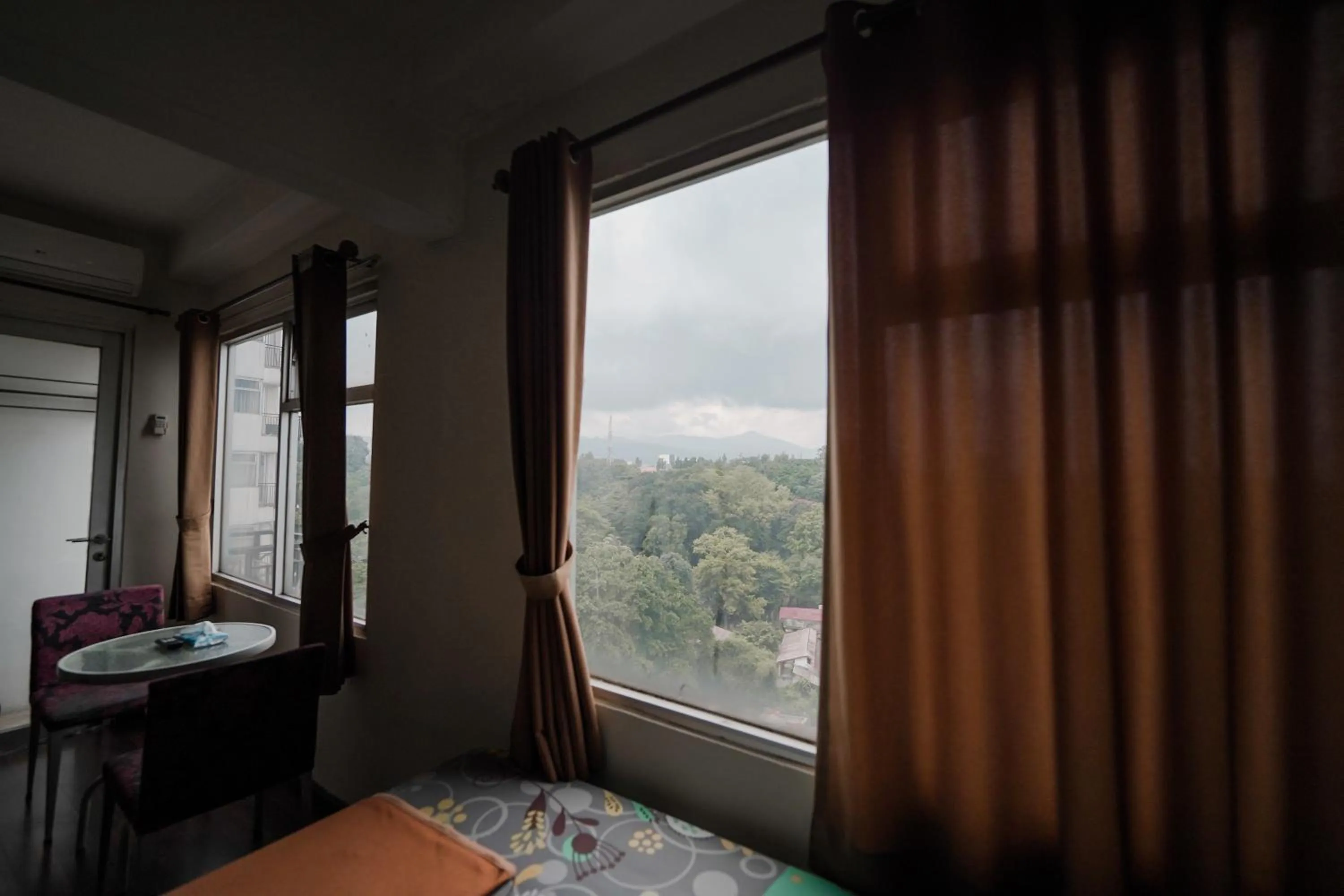 Mountain view in The Jarrdin by Bethania Pro