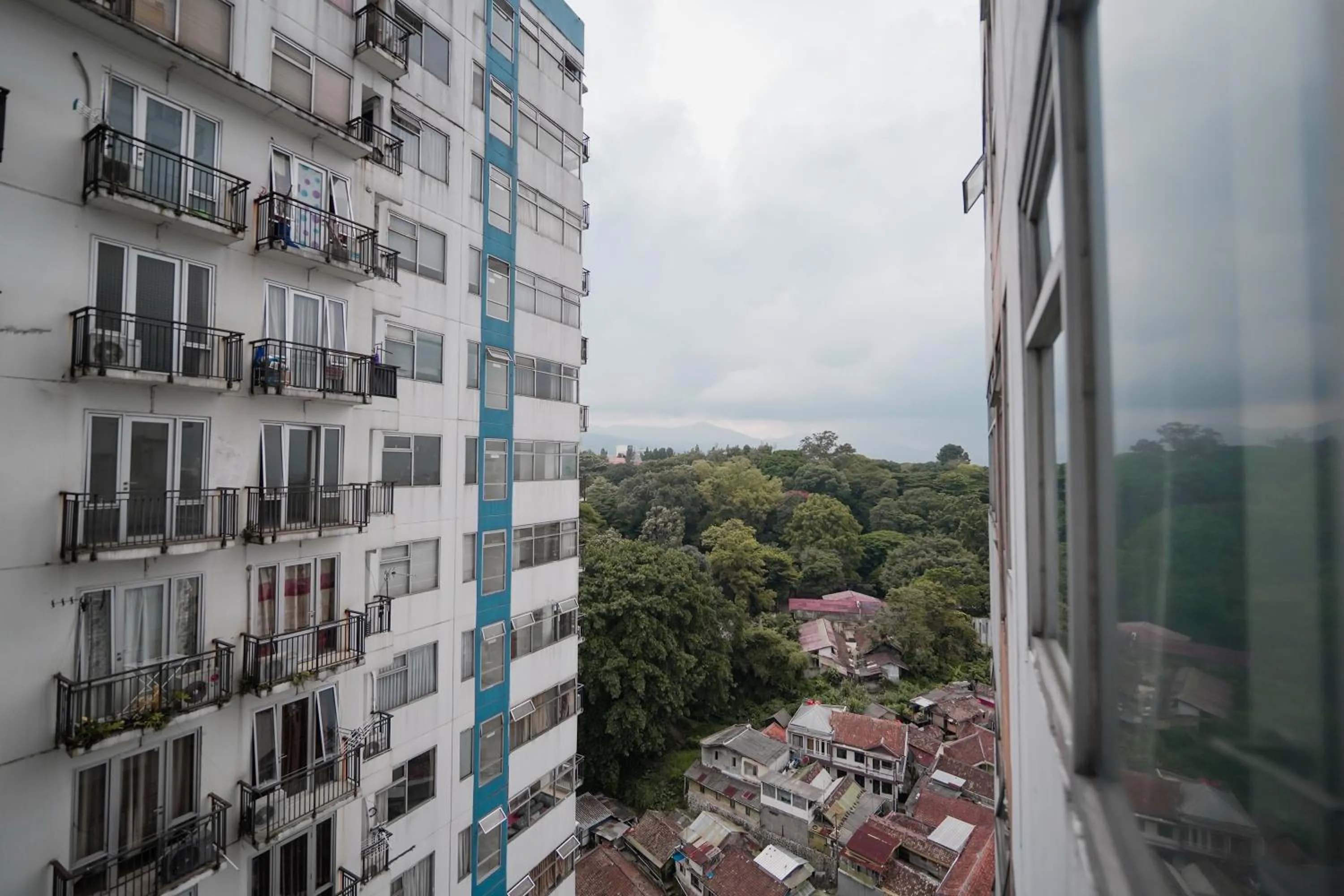 Property building in The Jarrdin by Bethania Pro