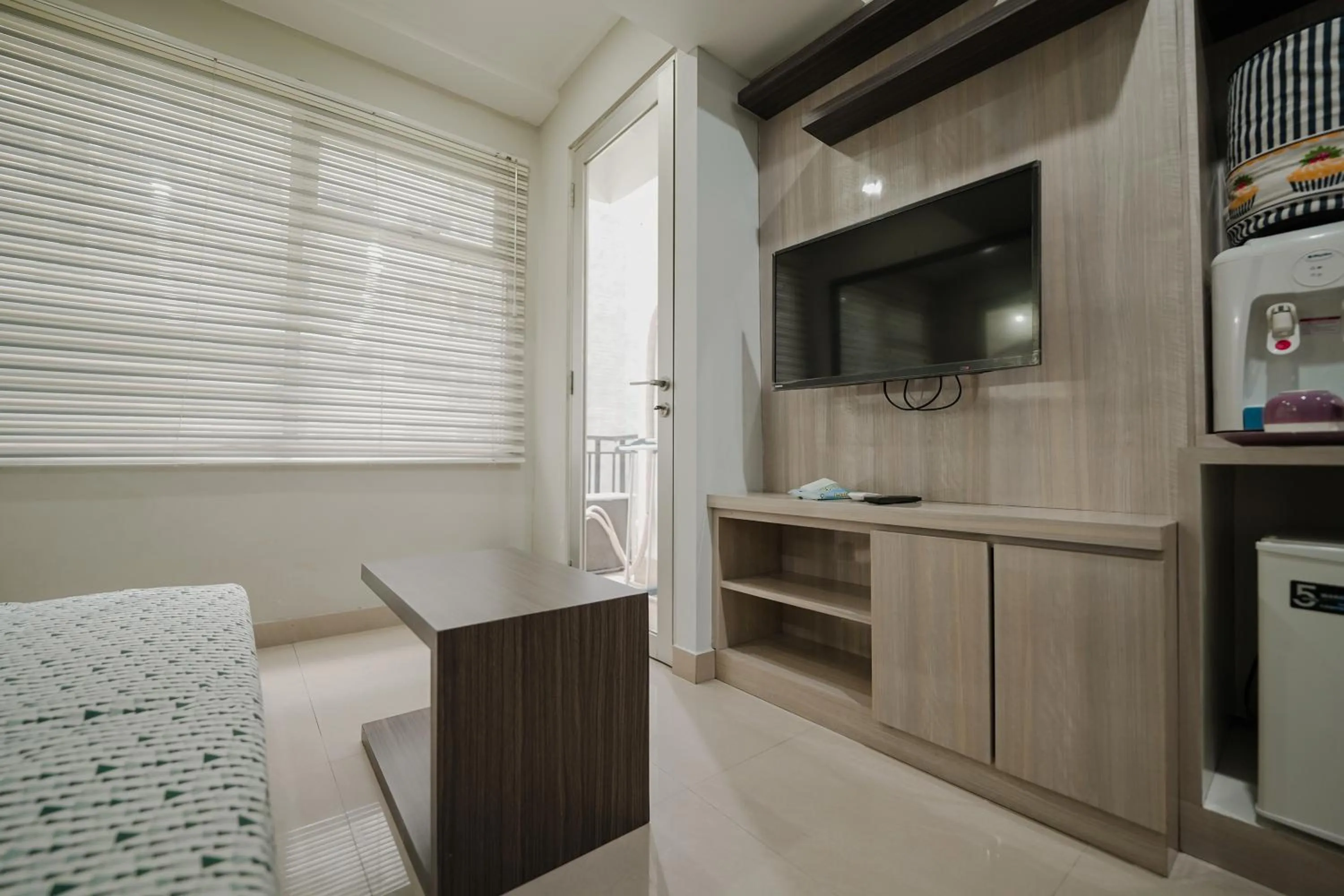 TV and multimedia, Bed in The Jarrdin by Bethania Pro