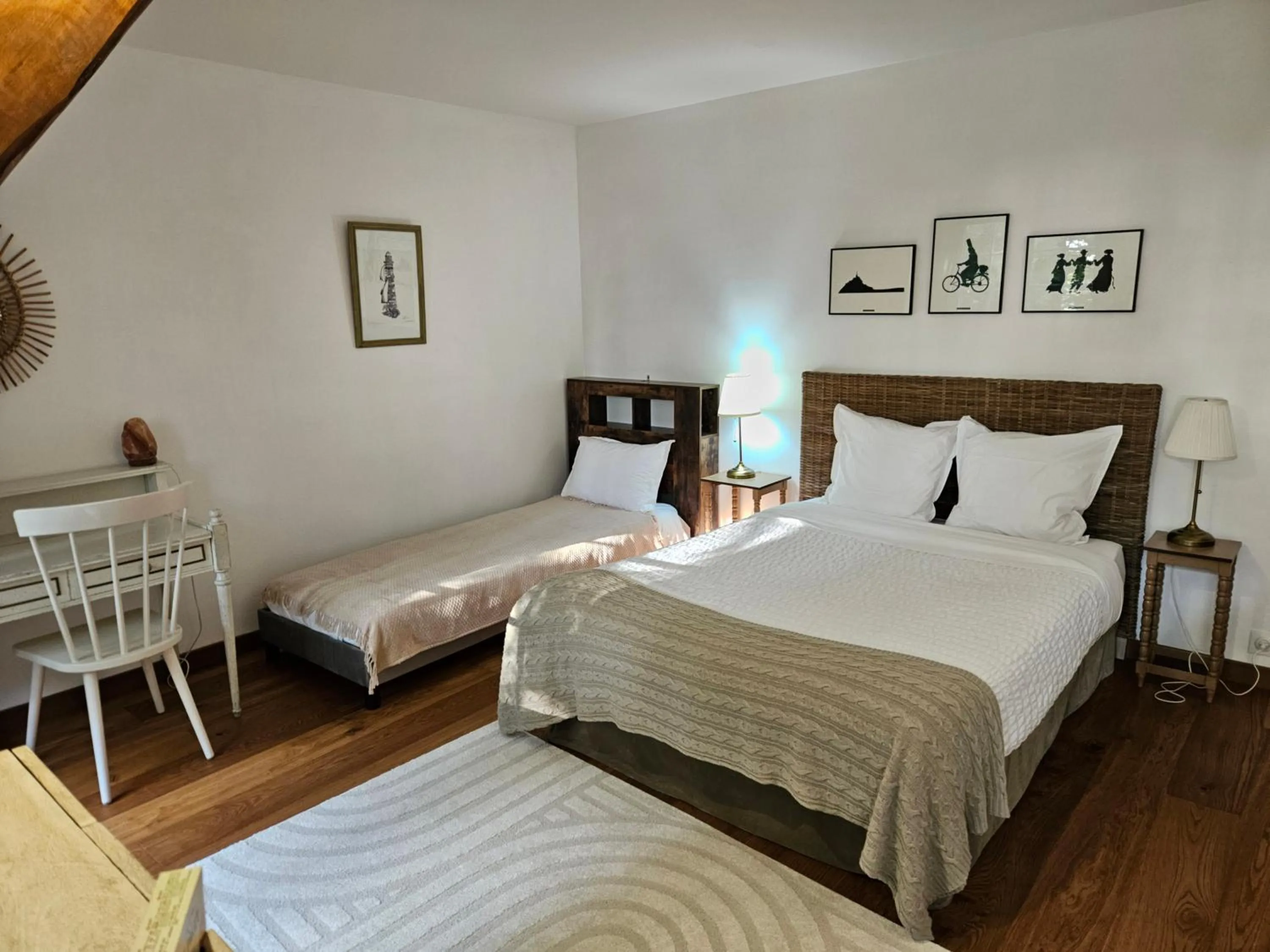 Bedroom, Bed in Bed and Breakfast Saultchevreuil, sur la route du Mont Saint Michel