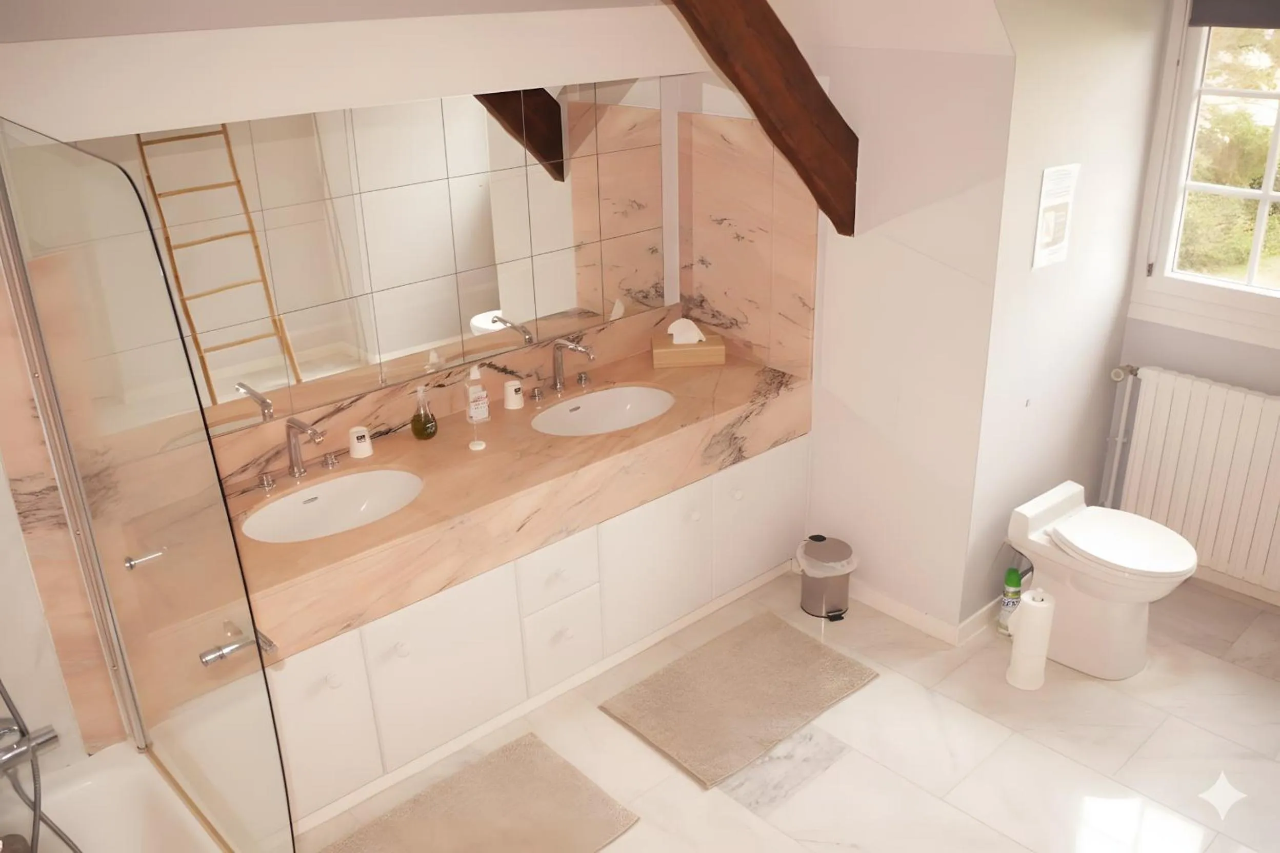 Bathroom in Bed and Breakfast Saultchevreuil