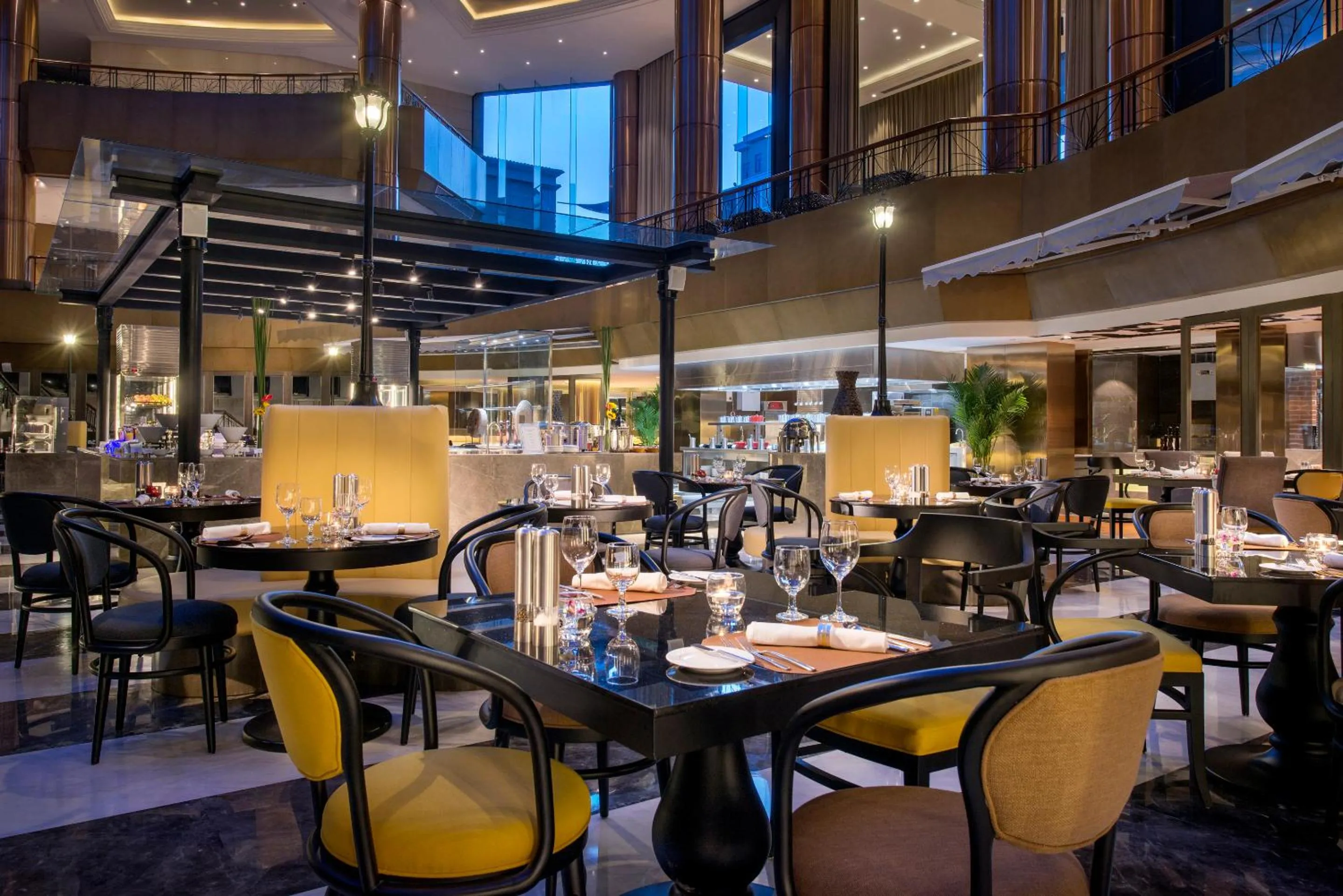 Restaurant/places to eat in Sofitel Zhengzhou International