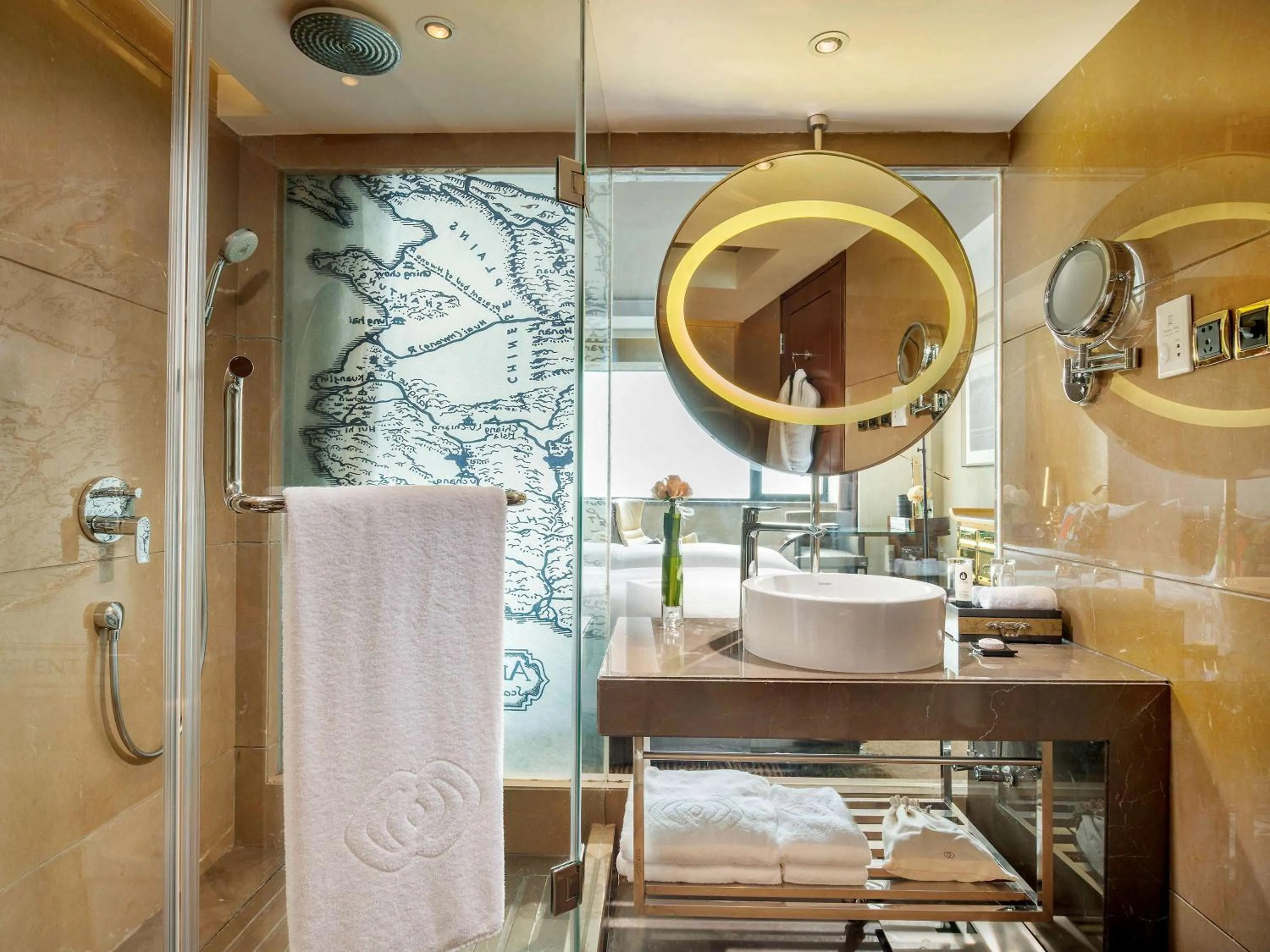 Photo of the whole room in Sofitel Zhengzhou International