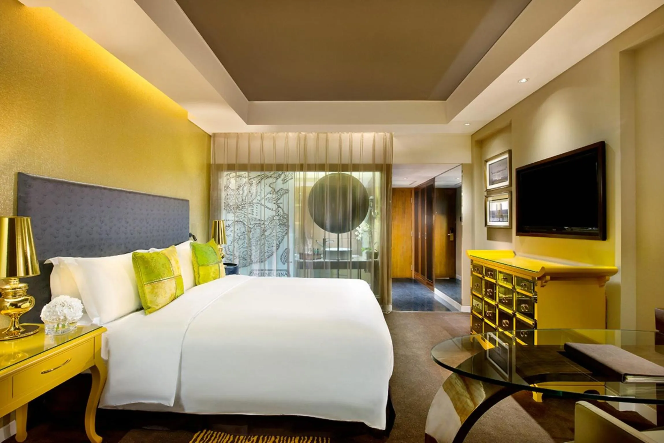 Photo of the whole room, Bed in Sofitel Zhengzhou International