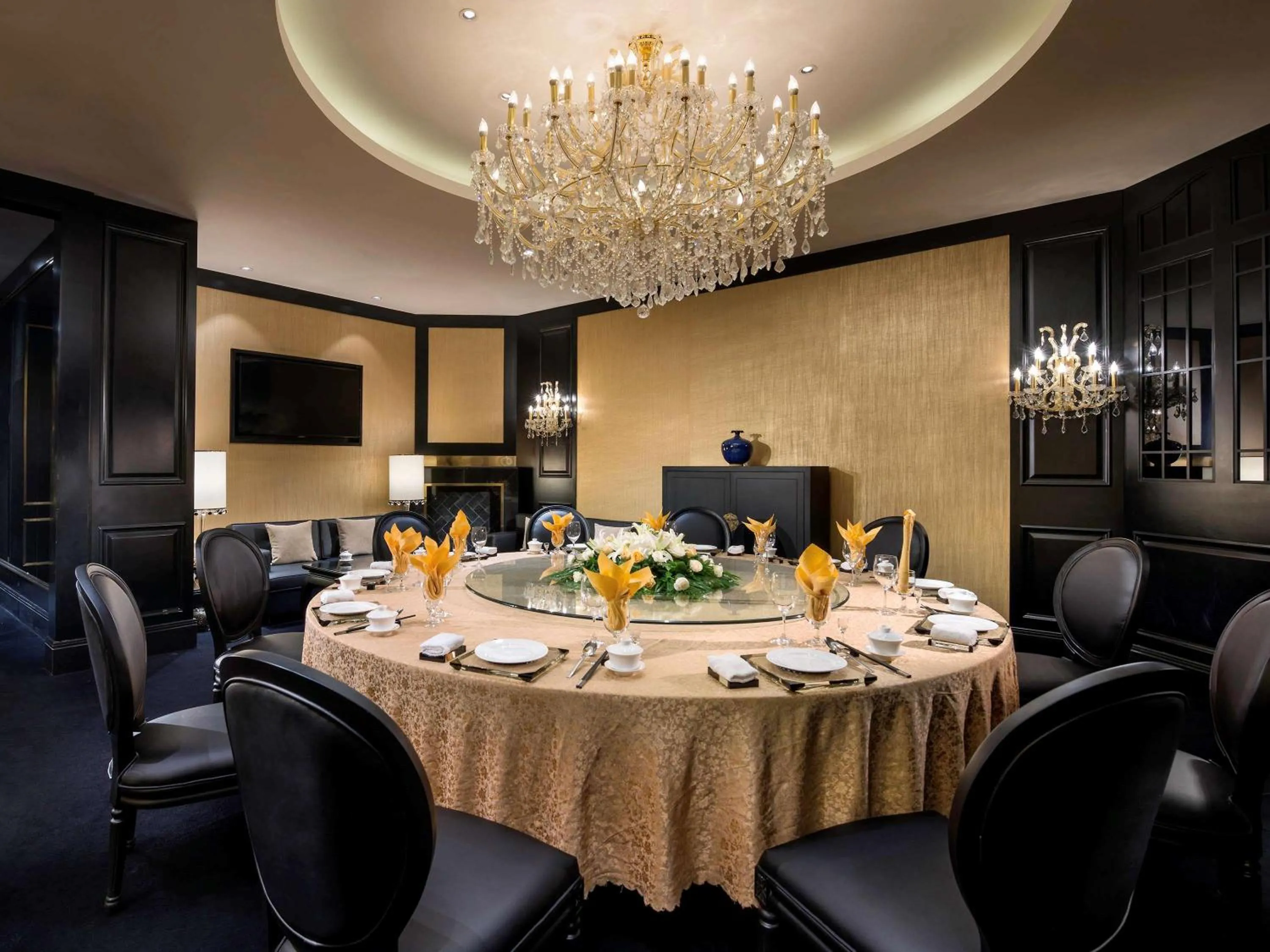 Restaurant/places to eat in Sofitel Zhengzhou International