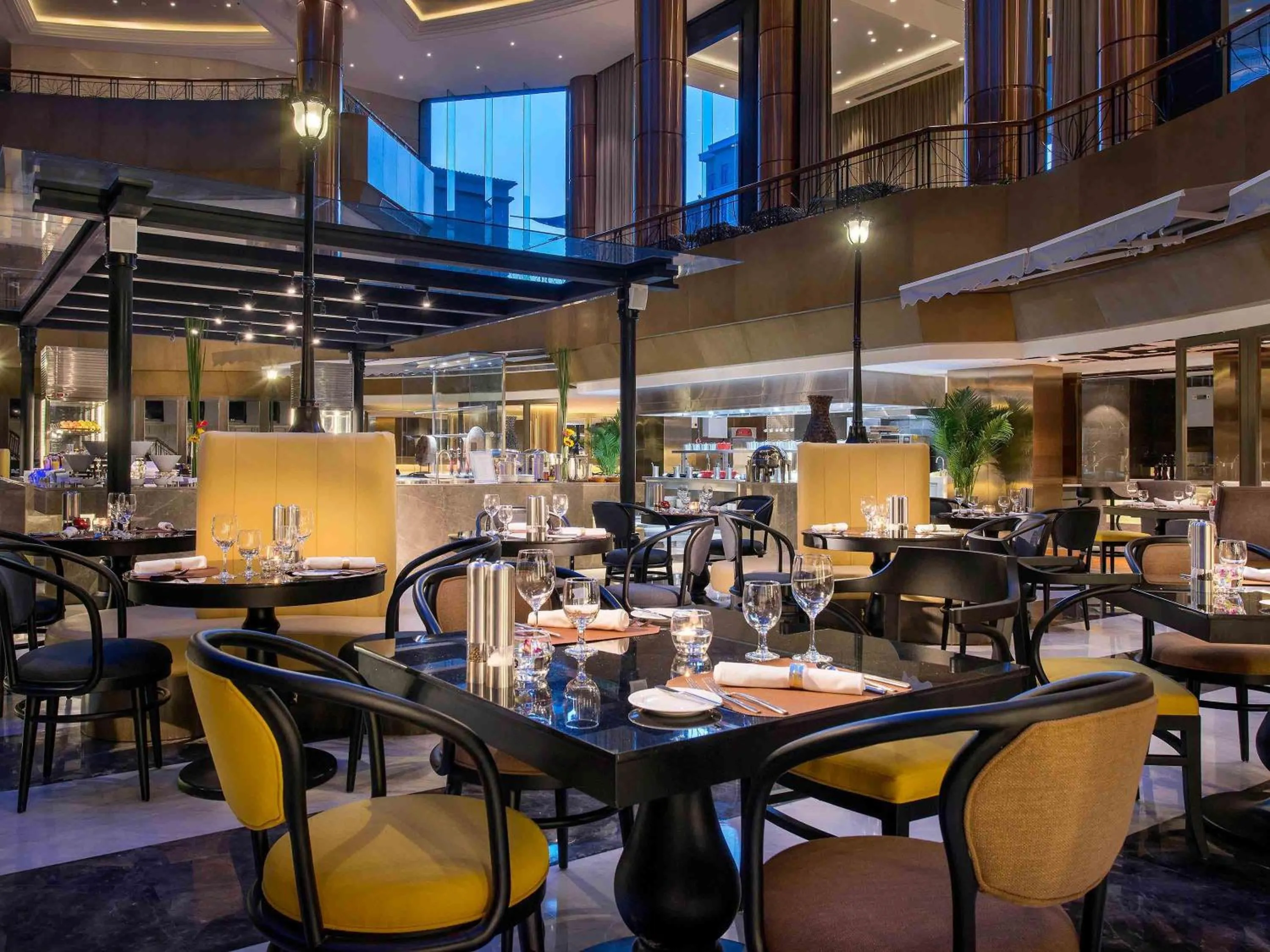 Restaurant/places to eat in Sofitel Zhengzhou International
