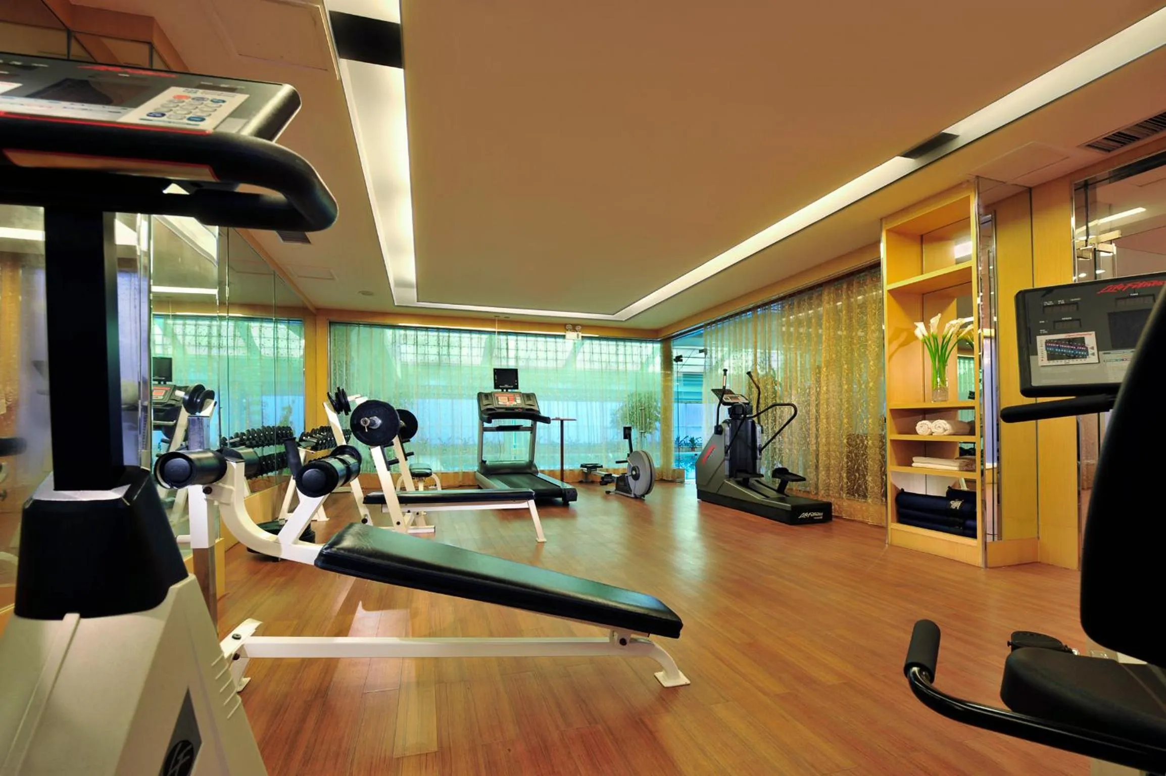 Fitness centre/facilities in Sofitel Zhengzhou International