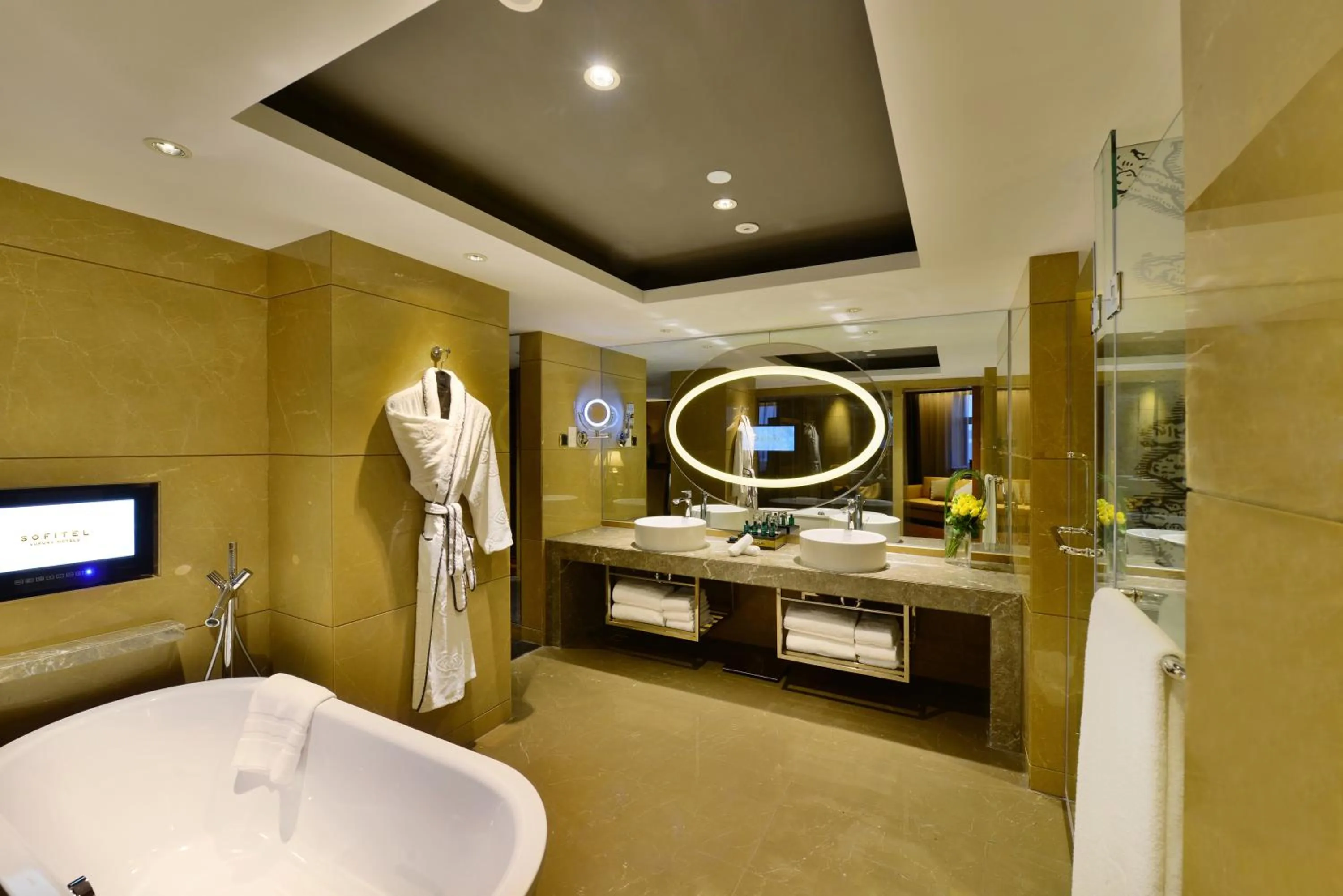 Bath in Sofitel Zhengzhou International