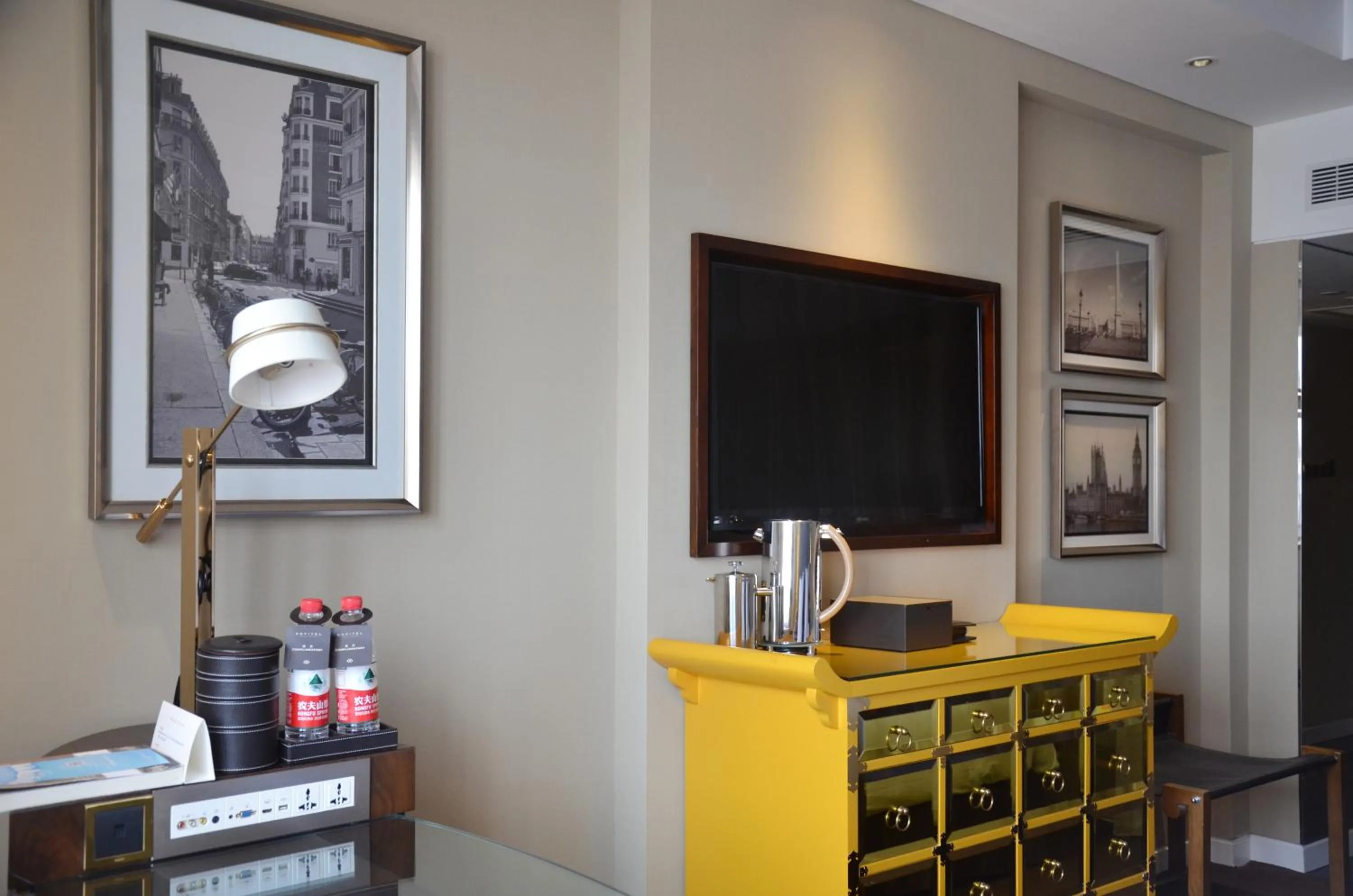 Photo of the whole room in Sofitel Zhengzhou International