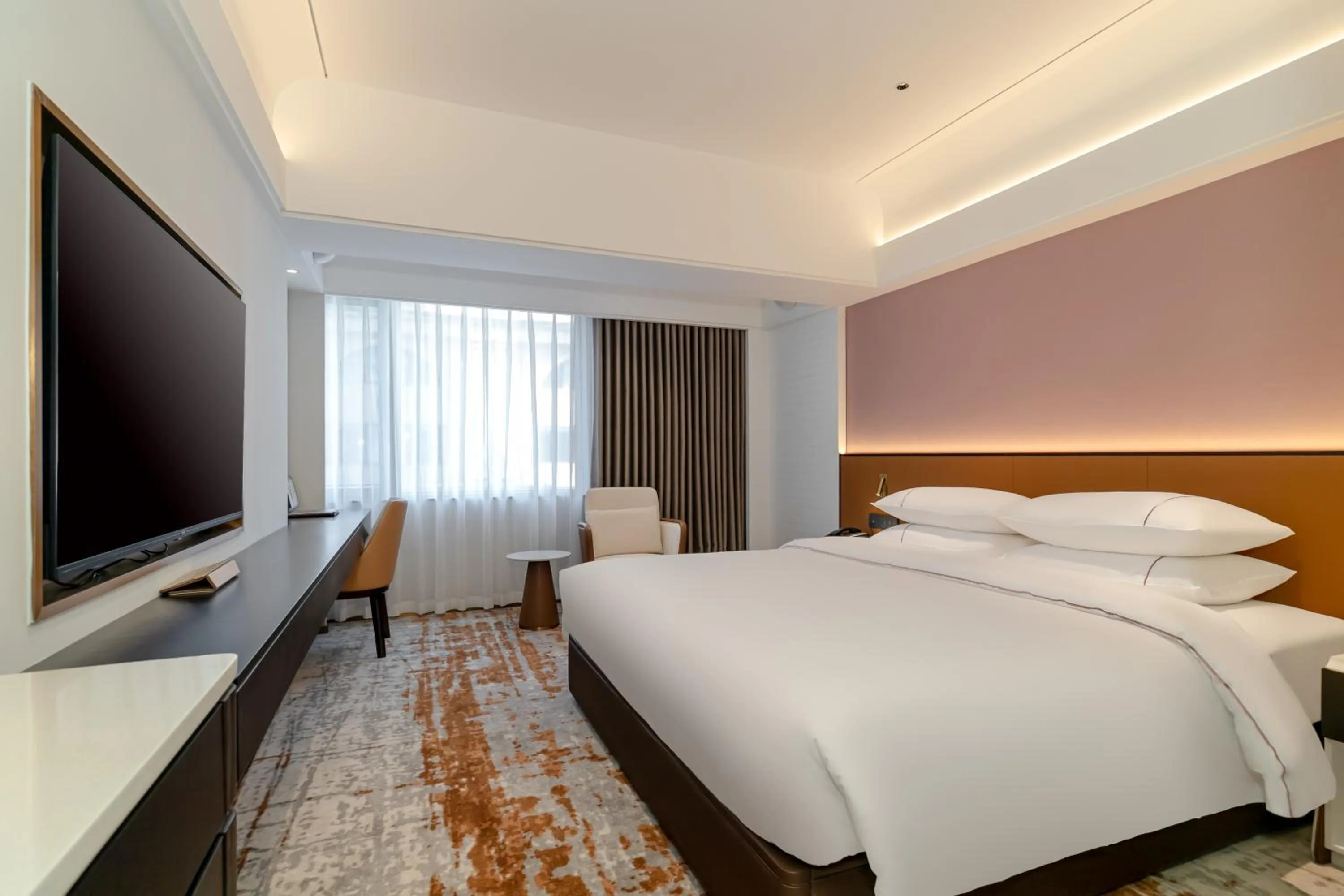 Bedroom, Bed in Guangdong Victory Hotel