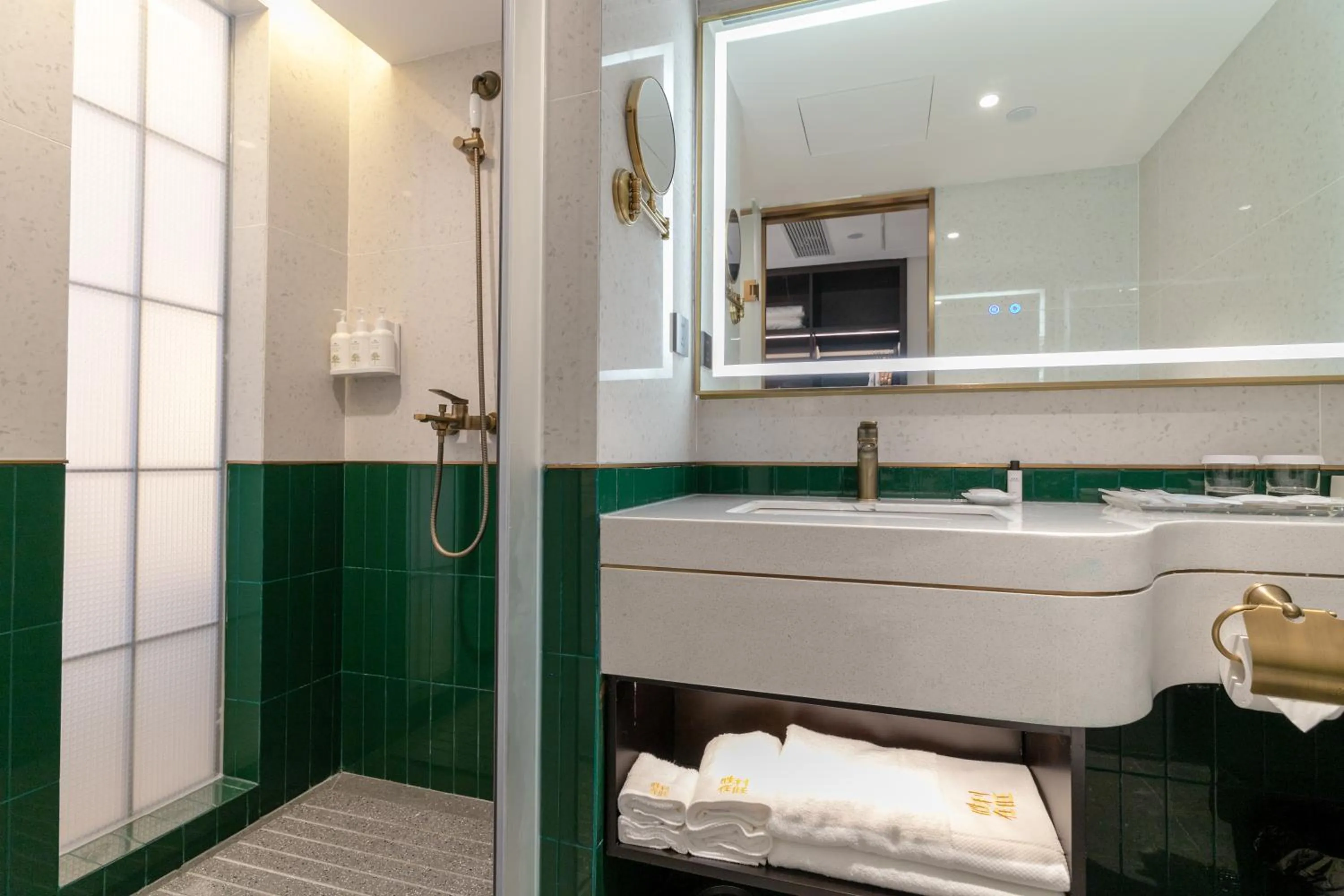 Bathroom in Guangdong Victory Hotel