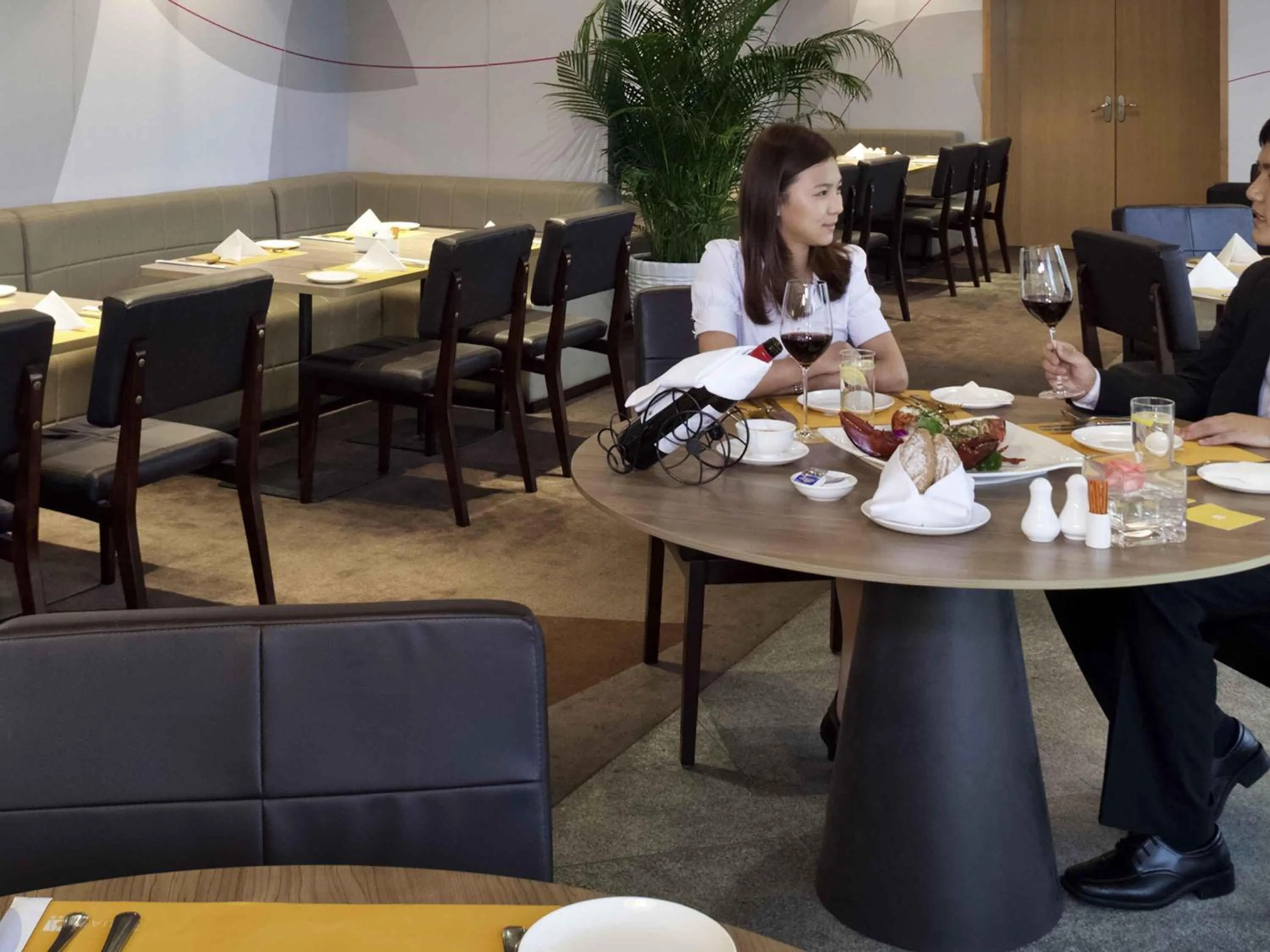 Restaurant/places to eat in Shenzhen Novotel Watergate