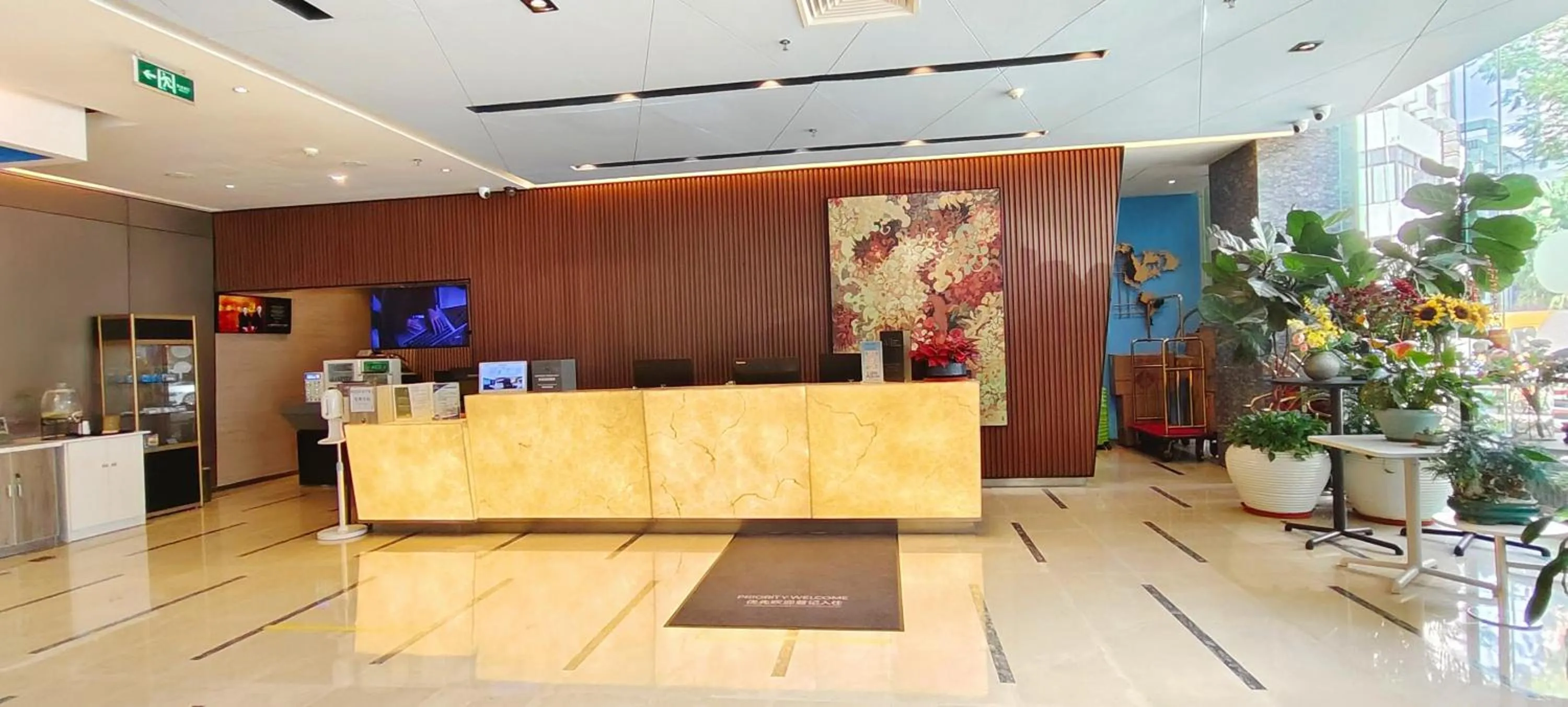 Lobby or reception in Shenzhen Novotel Watergate