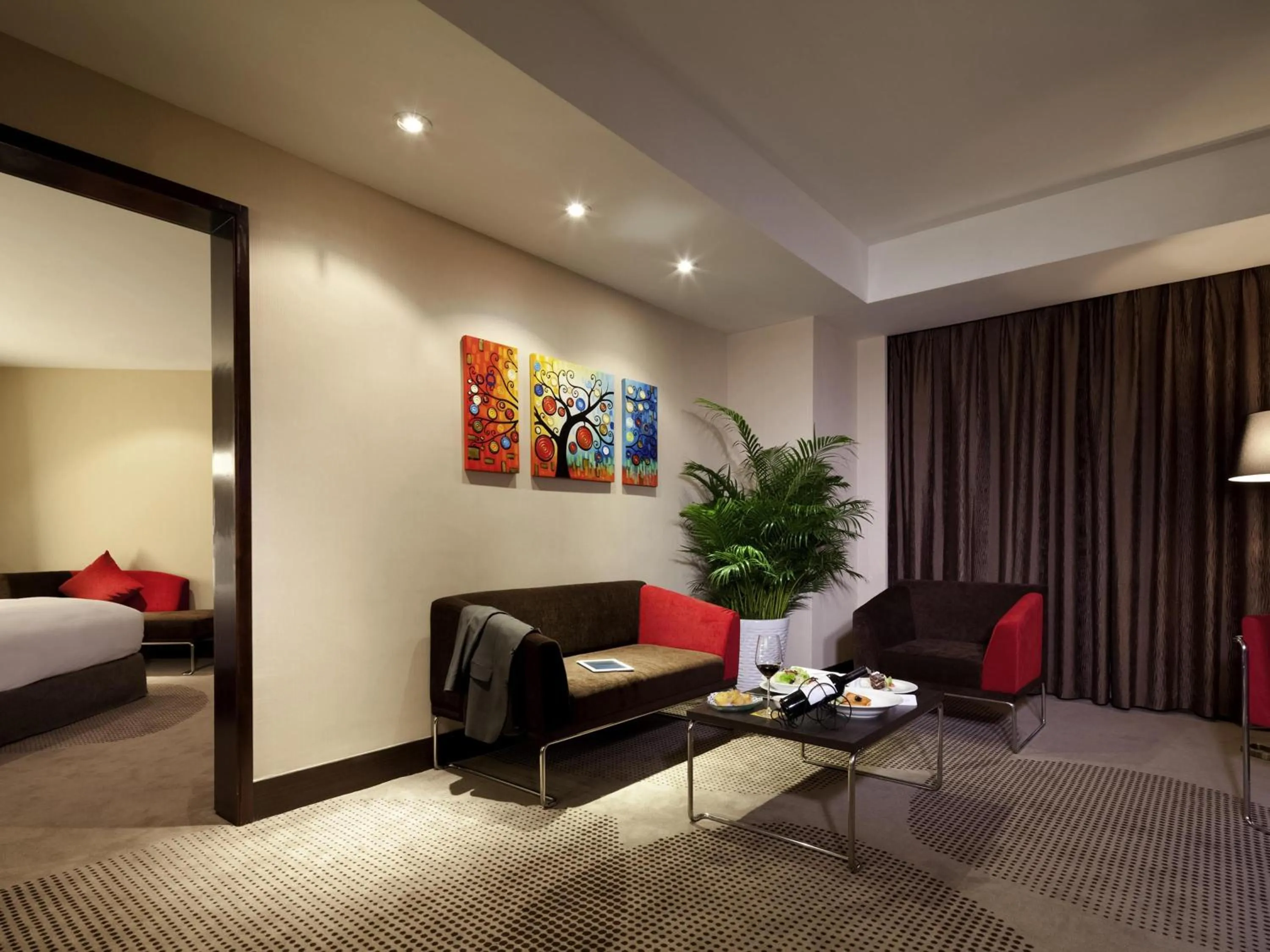 Bedroom, Bed in Shenzhen Novotel Watergate