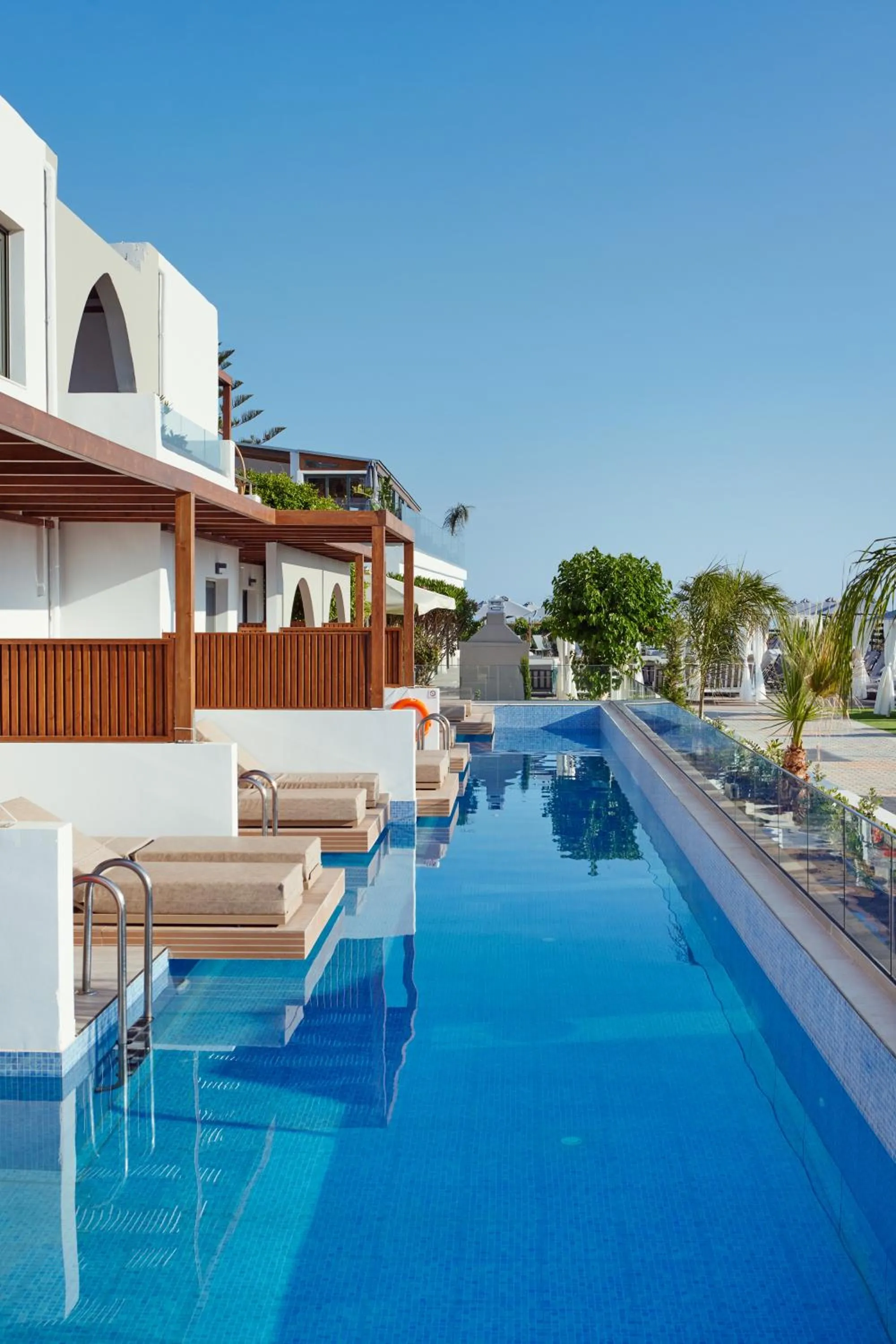 Swimming pool in Amnissos Residence