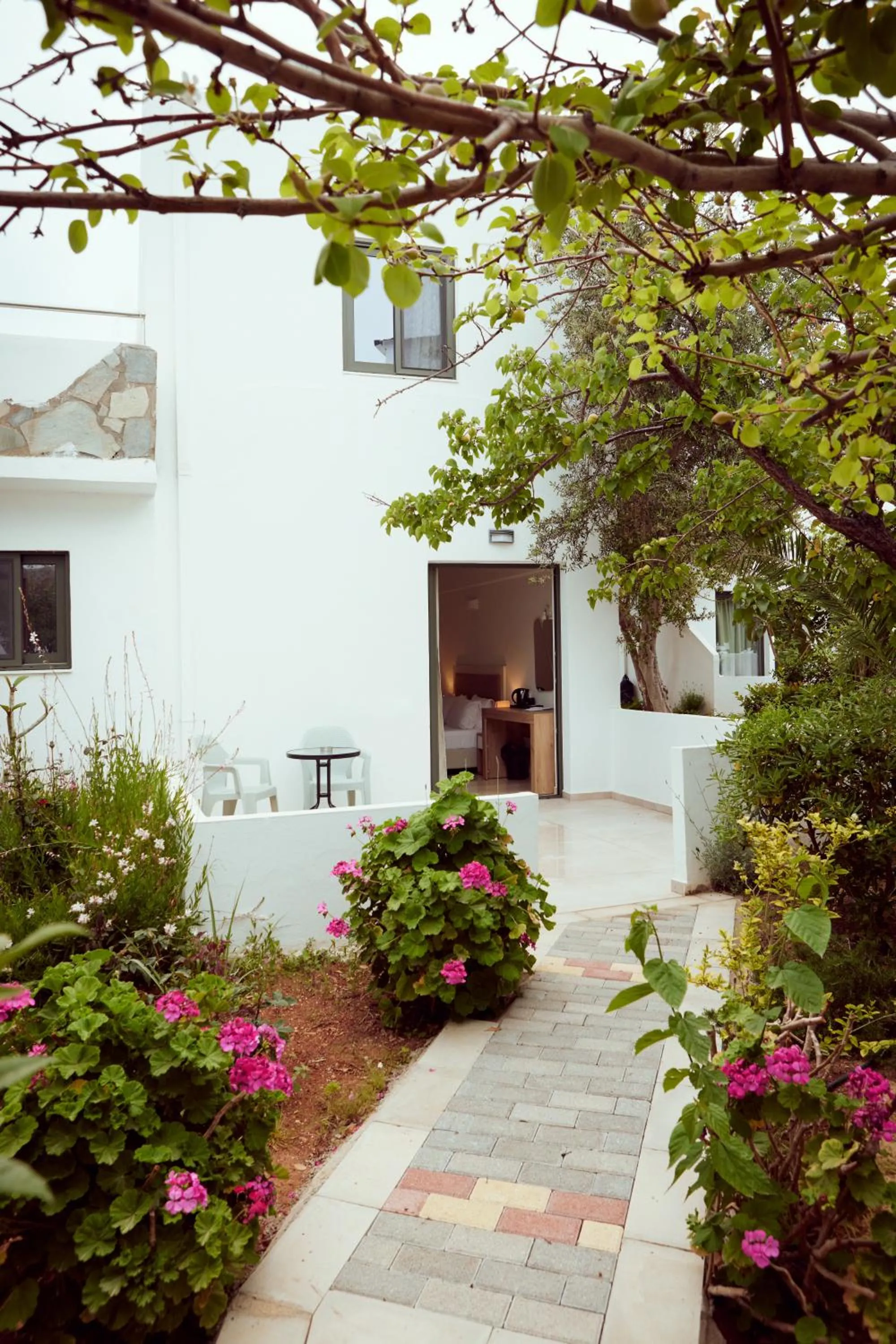 Garden in Amnissos Residence