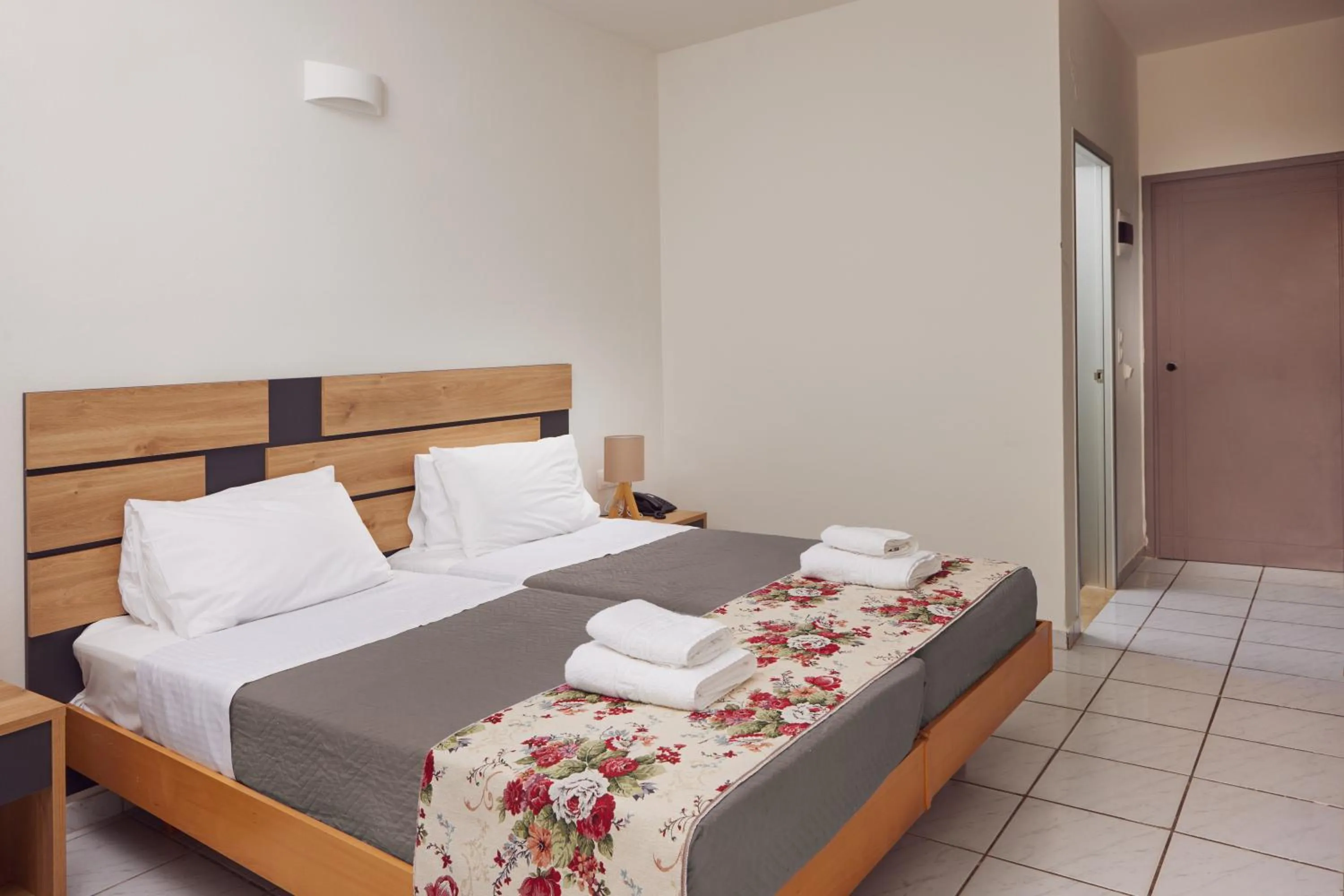 Bed in Amnissos Residence