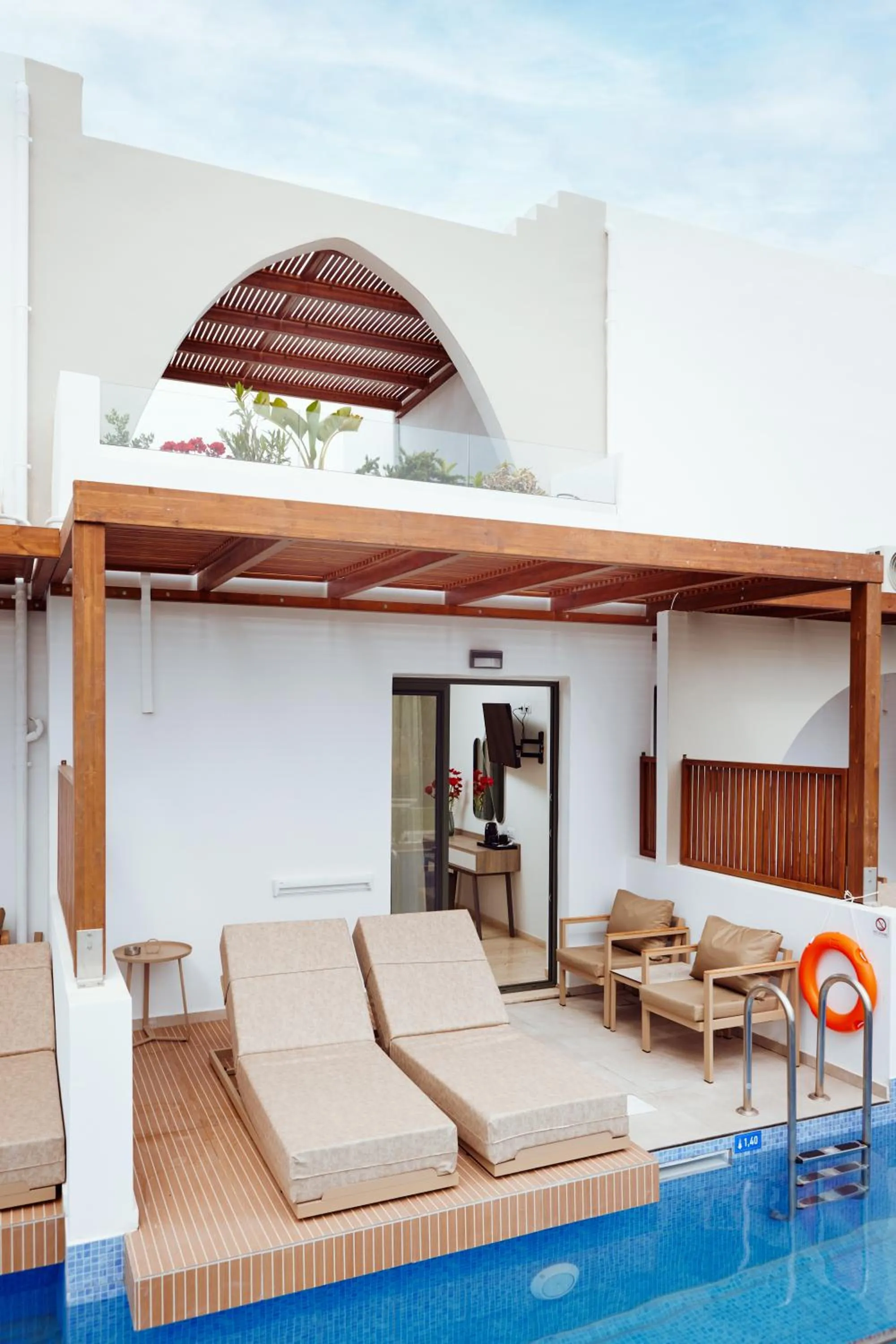 Day in Amnissos Residence