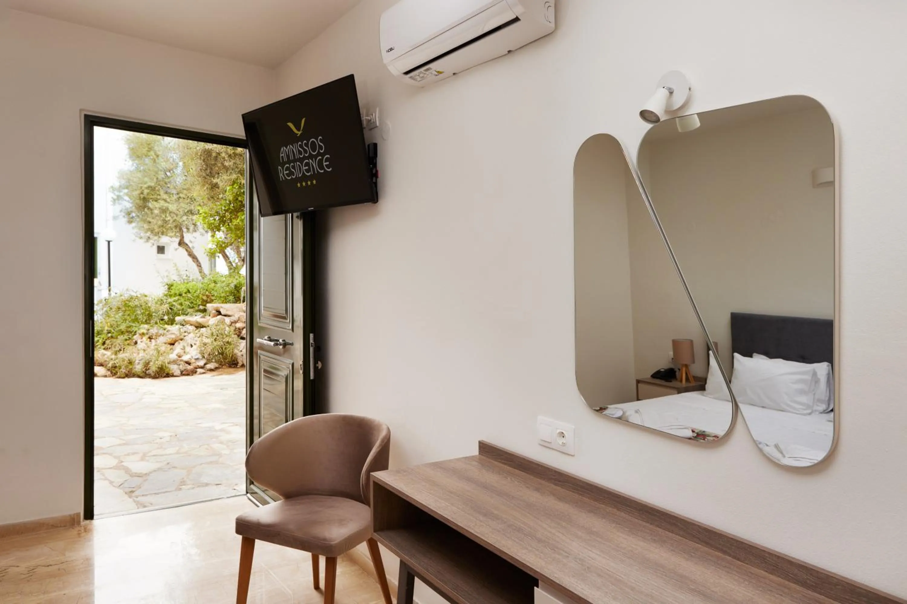 TV and multimedia in Amnissos Residence