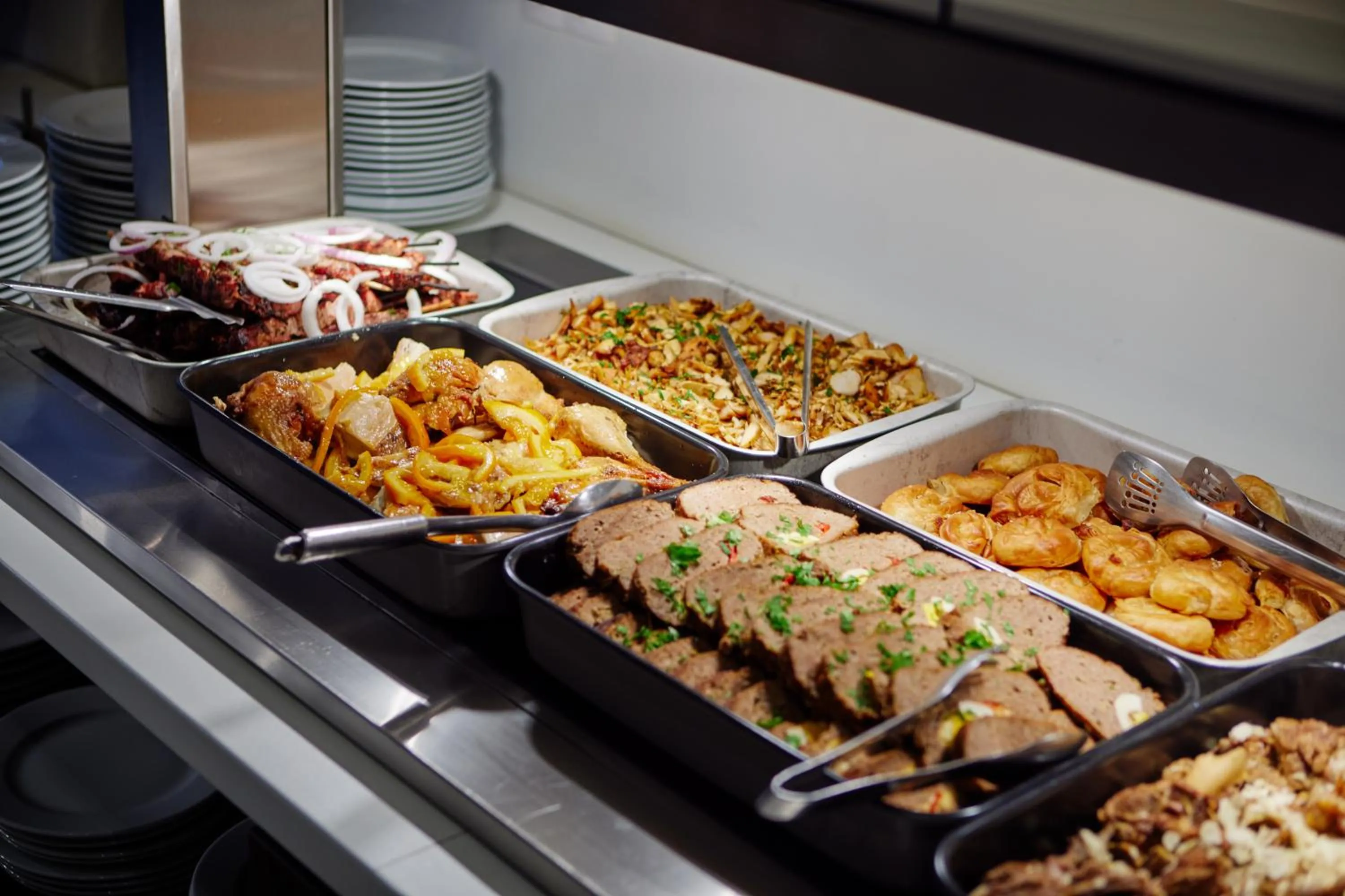 Restaurant/places to eat in Amnissos Residence