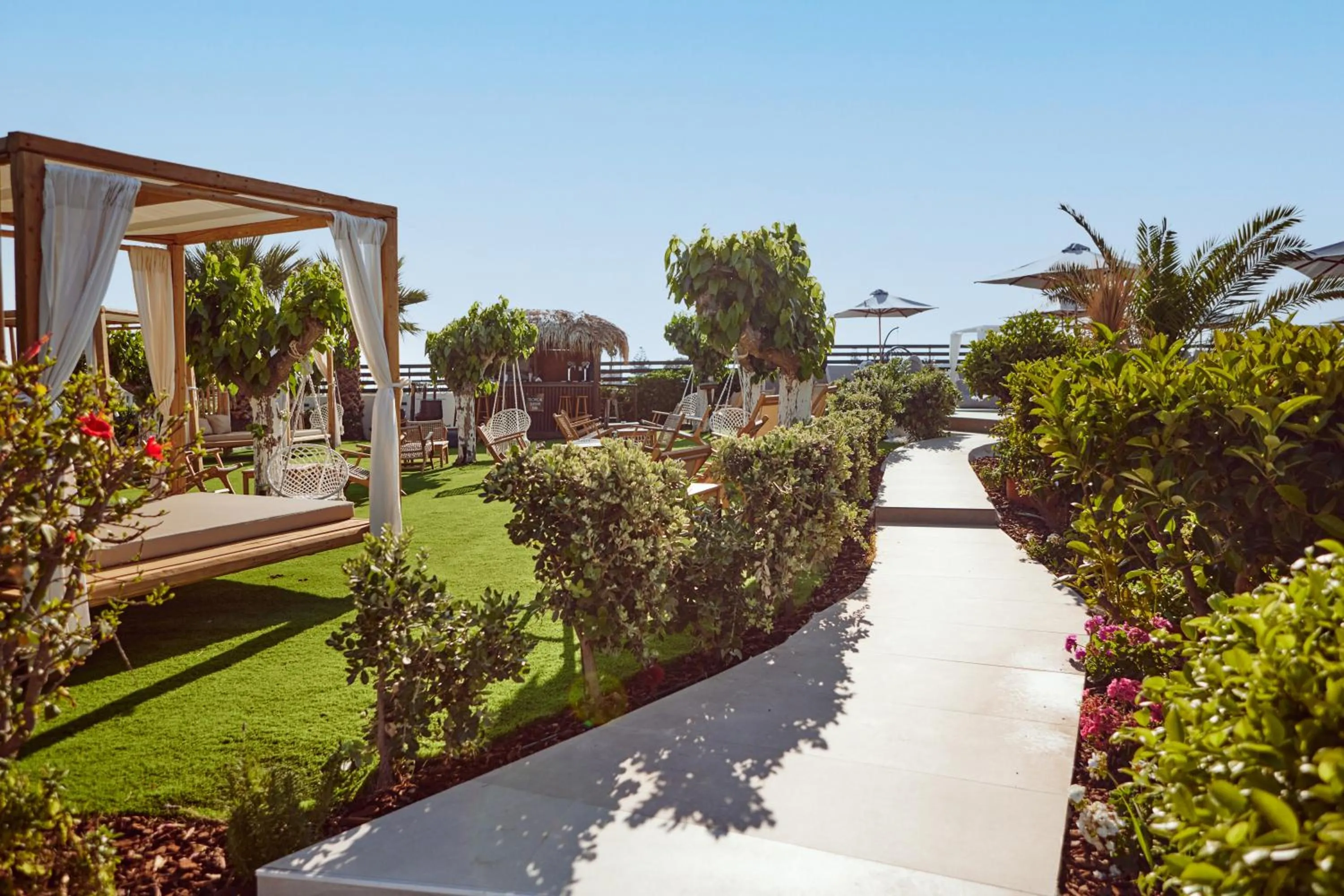 Garden in Amnissos Residence