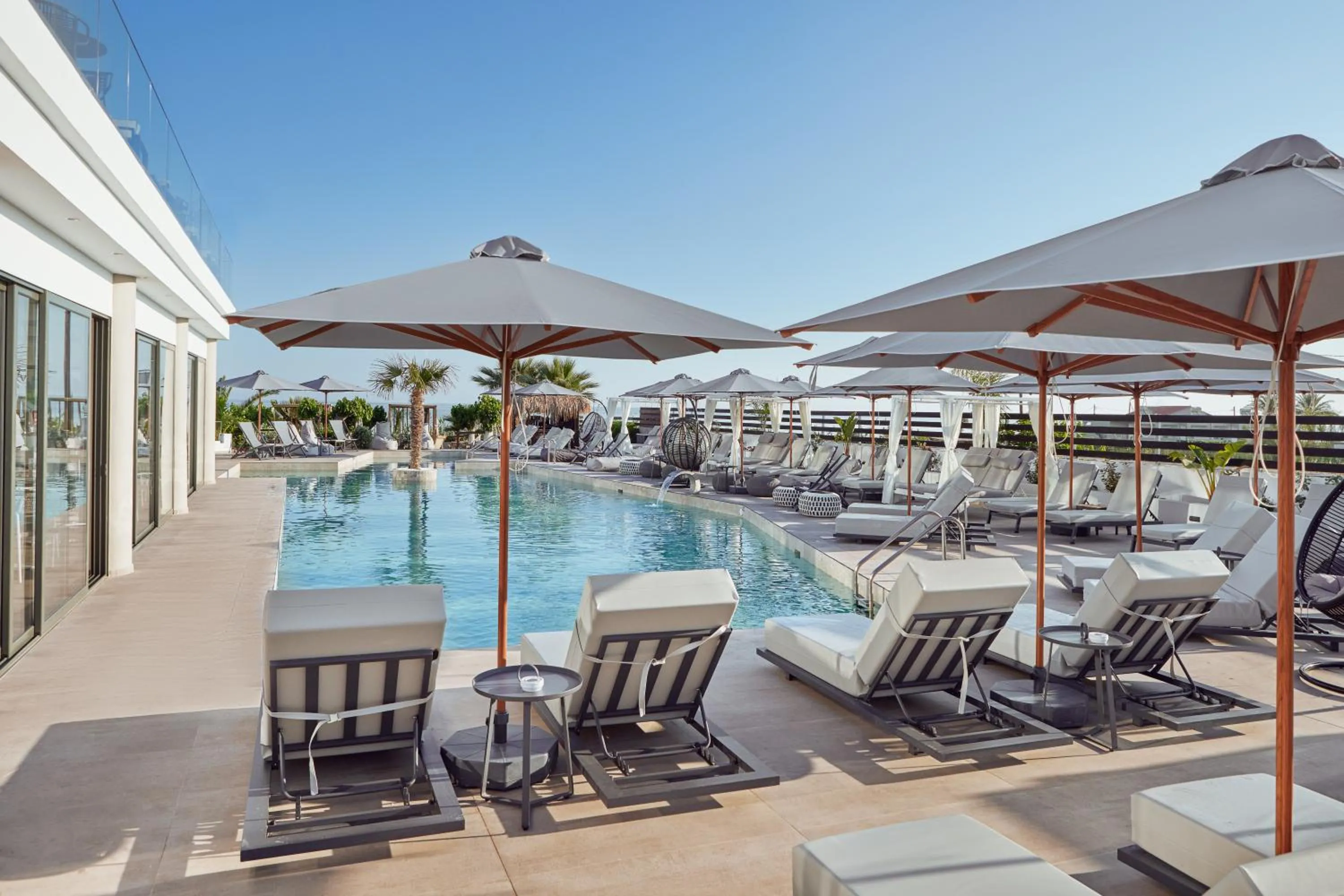 Swimming pool in Amnissos Residence