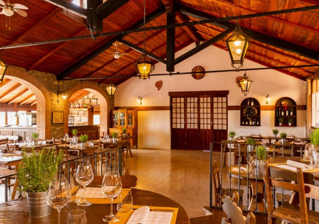 Restaurant/places to eat in Palazzo Vittoria
