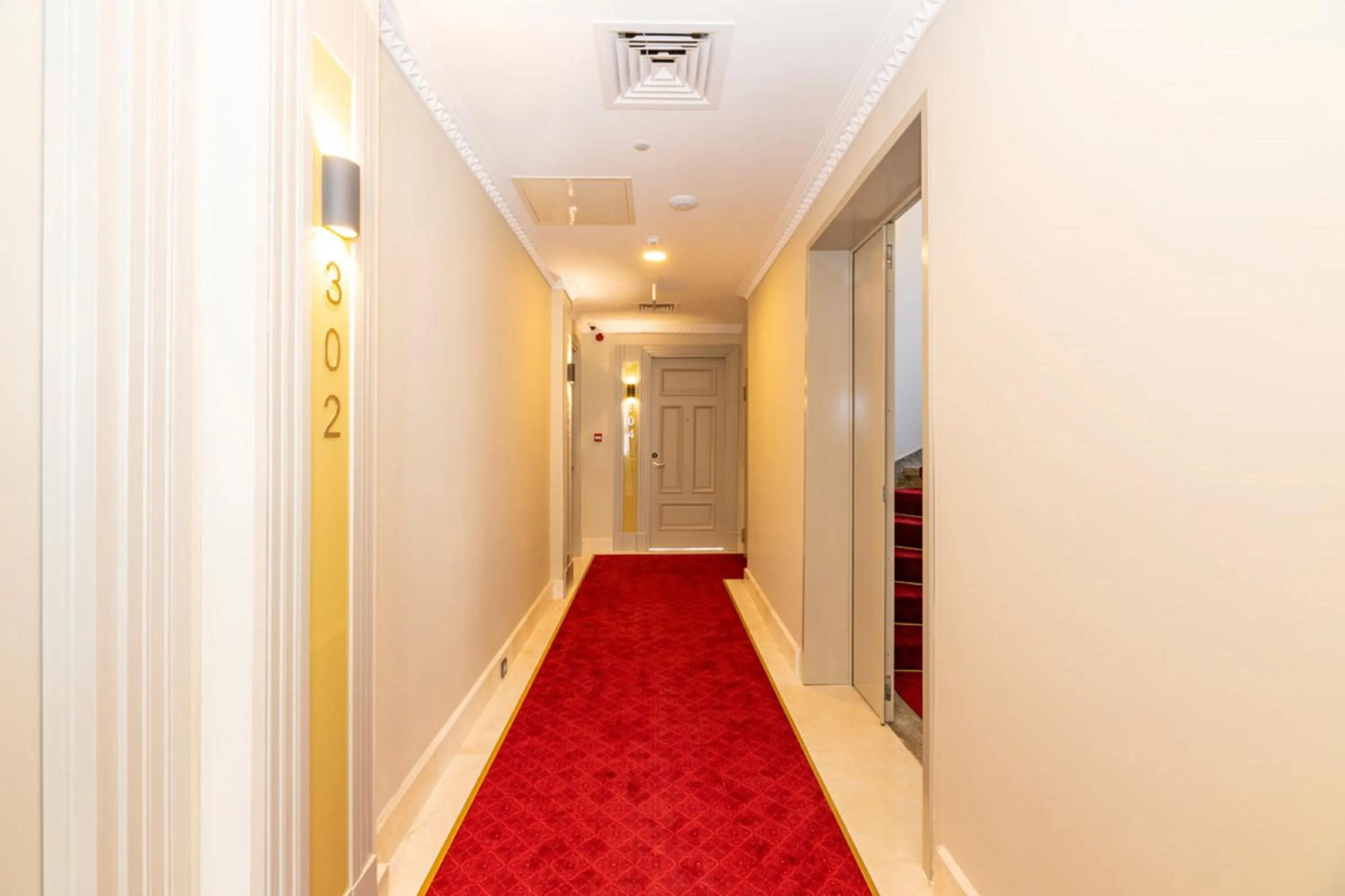 Property building in Blue Gilroy Hotel